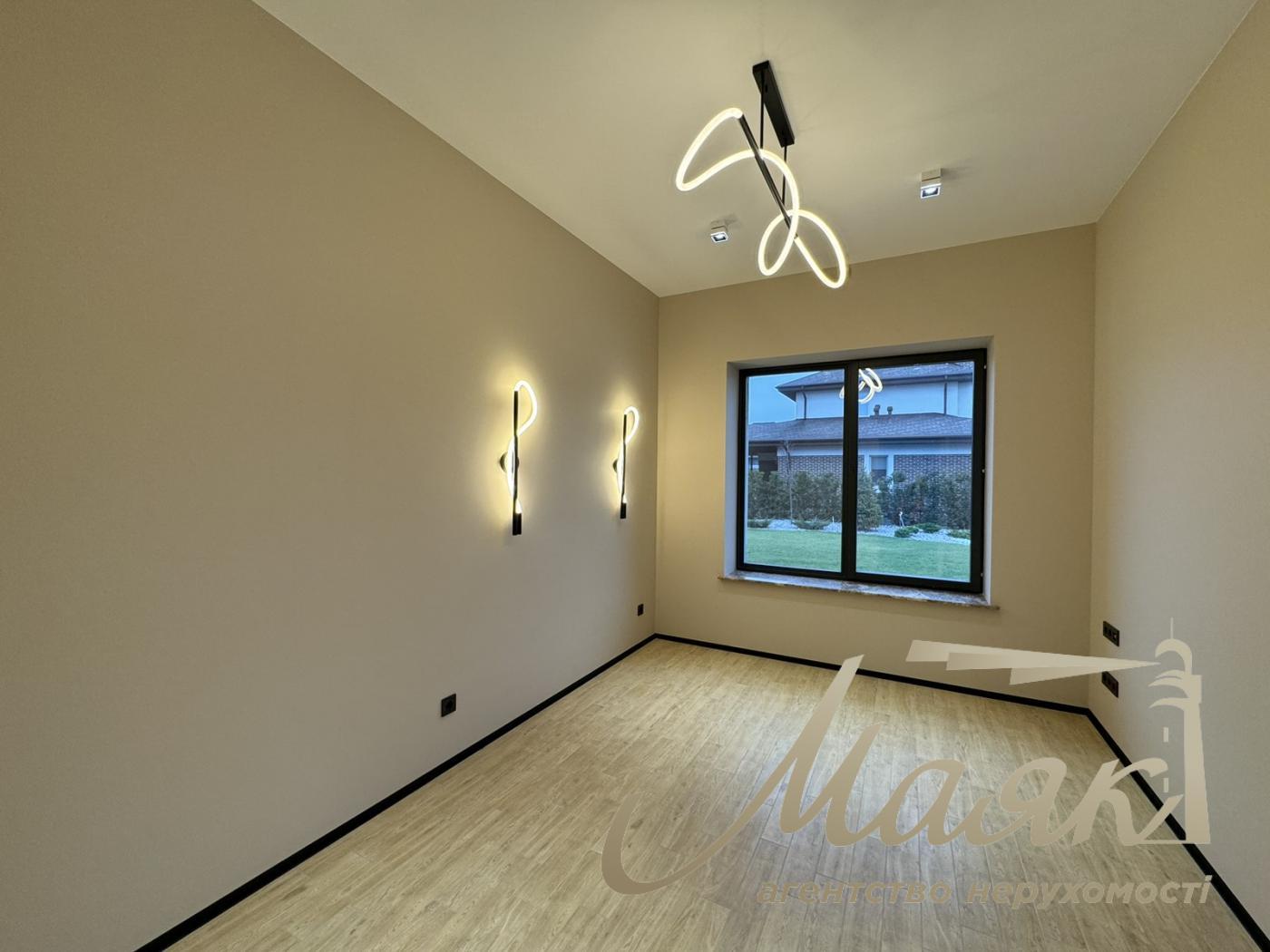 Продажа дома 286 м2  в с.Ходосовка КГ ВИТАГРАД