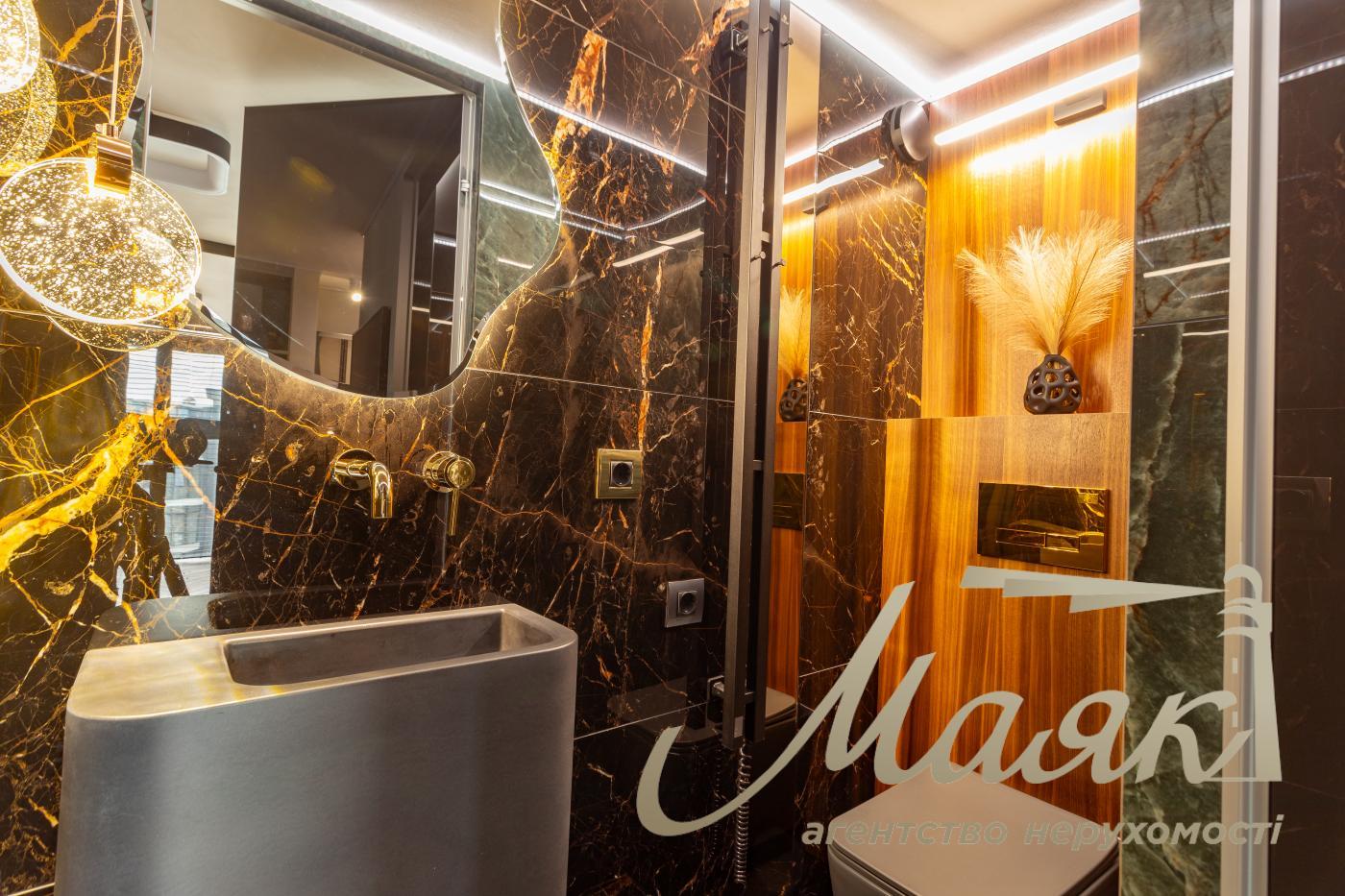 Продаж пентхауса 195 м² з терасою та дизайнерським ремонтом у ЖК Park Avenue VIP, Київ