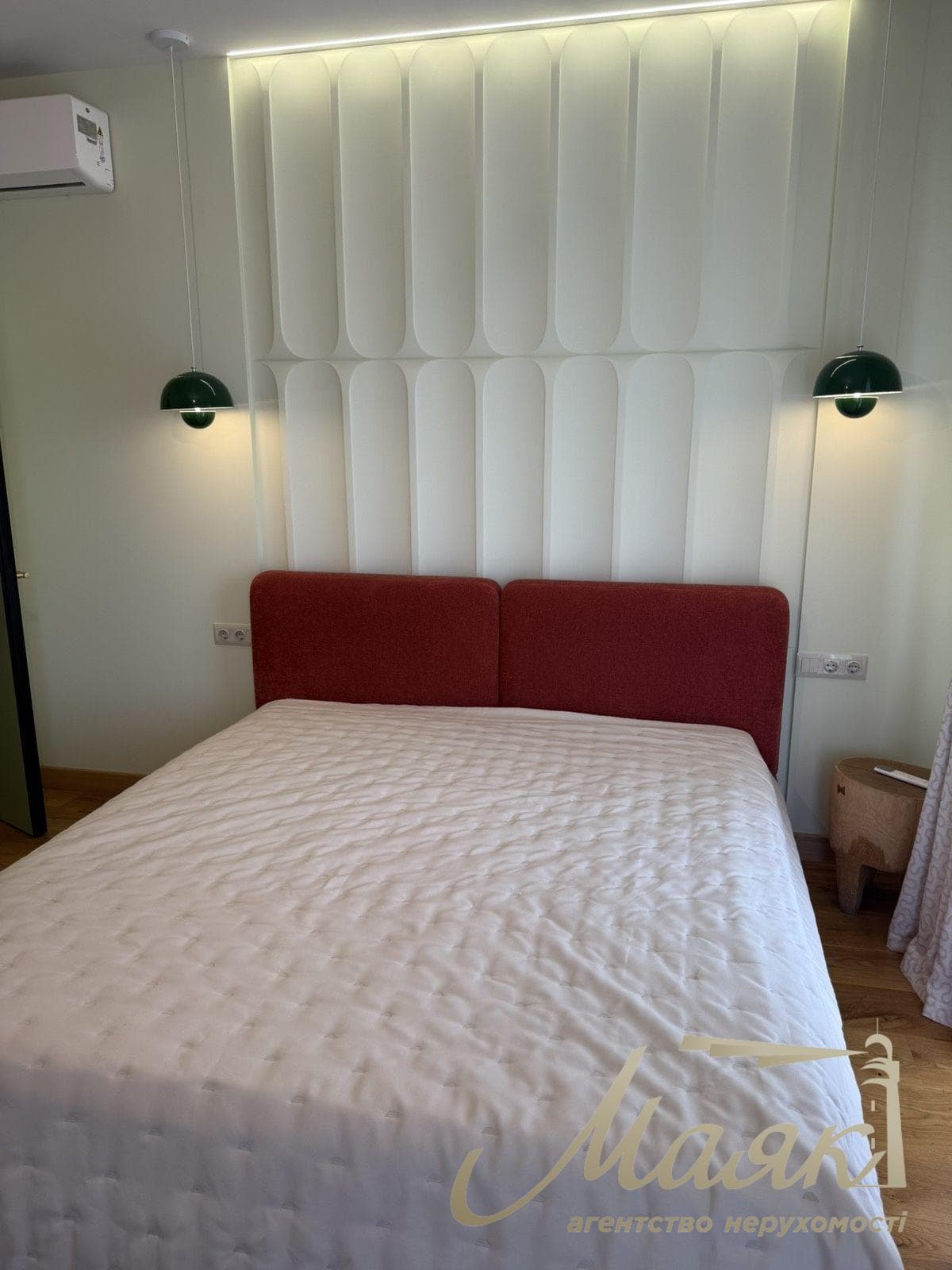Rent a detached 3-story duplex (125 m²), 15 minutes from Kyiv, private yard, generator, and a terrace on the 3rd floor in the village of Hatne, Kyiv-Sviatoshynskyi District