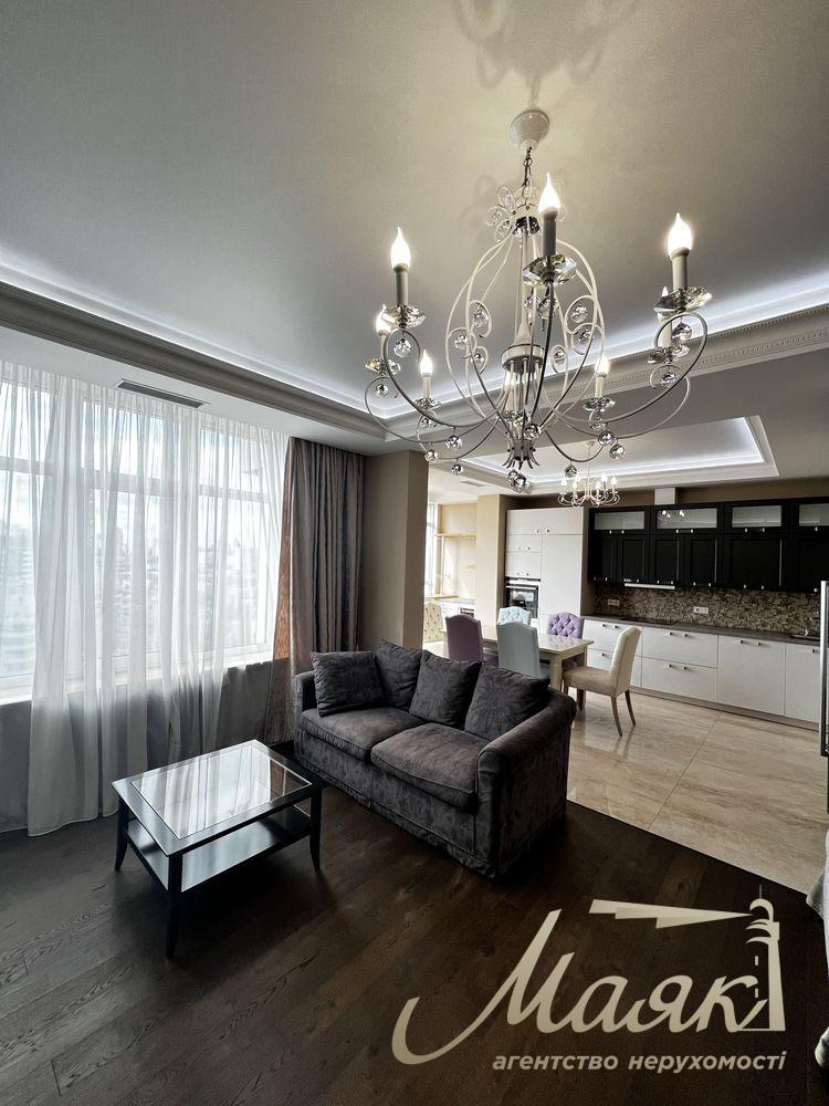 For sale 3-k apartment 120m2 in LCD "Novopecherskie Lipki" str. Andriy Verkhoglyada, 7, Pechersky district, Center.