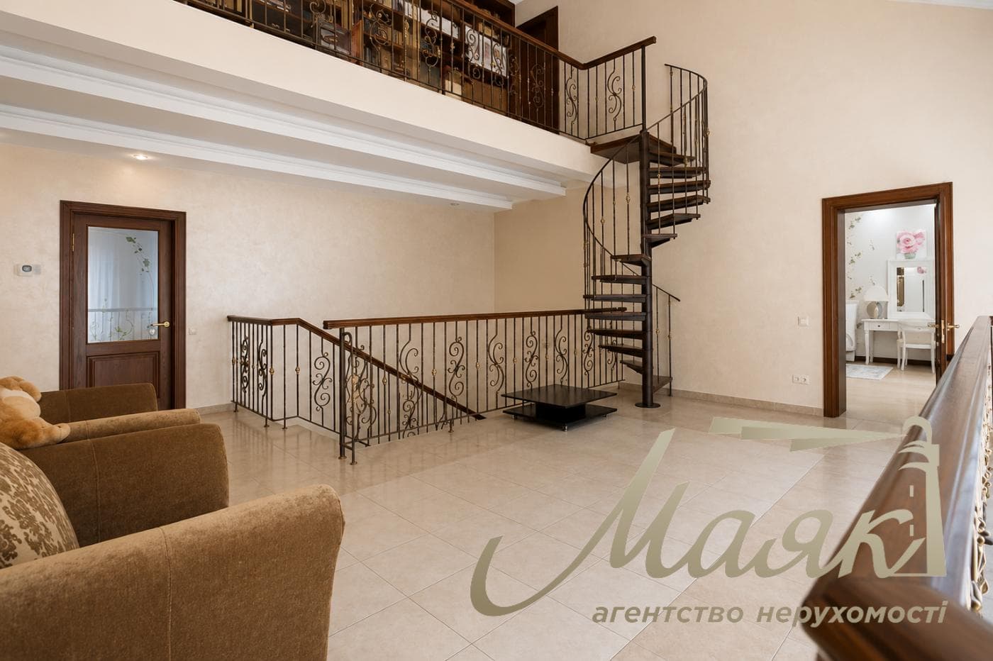 Sale of house 420 m2 in elite KG Solnechnaya Dolina, Romankov