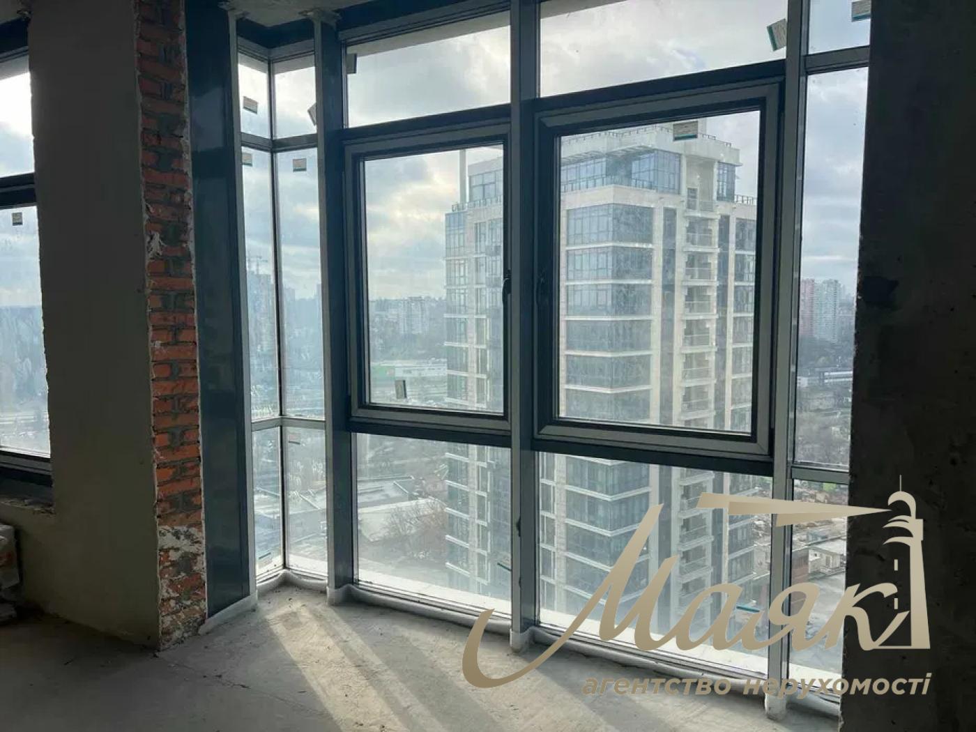 For sale 4-room apartment LCD Novopecherskie Lipki, Verkhoglyada street (Dragomirov)