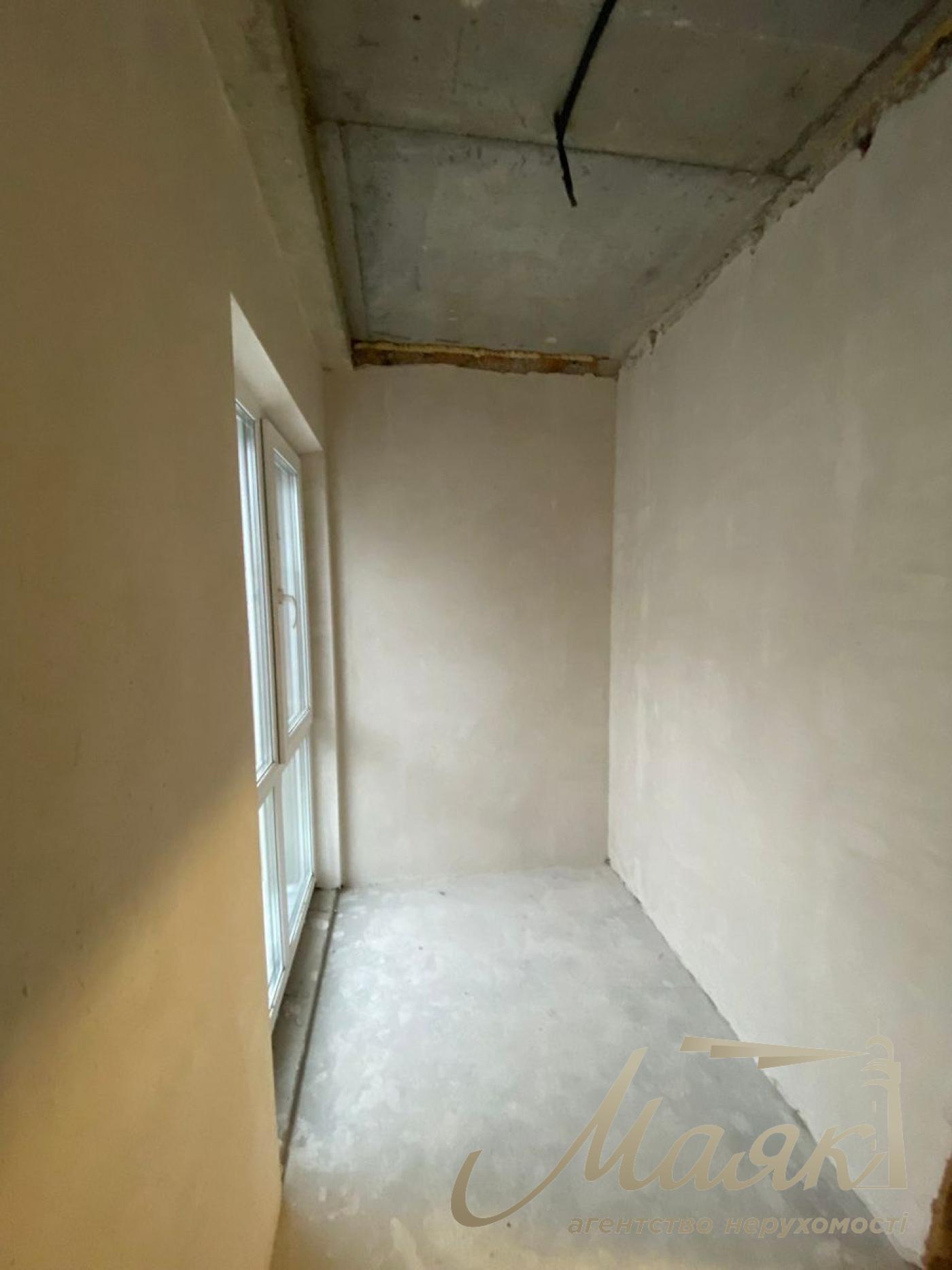 Sale of 2-room apartment in the New England residential complex by assignment, Maksimovicha St.