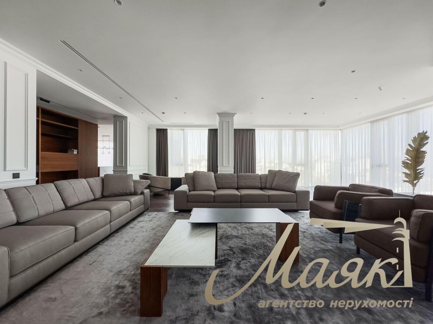 Rent of an exclusive apartment 300m2 in the residential complex Chicago Central house, Antonovicha st. (Gorky), 44