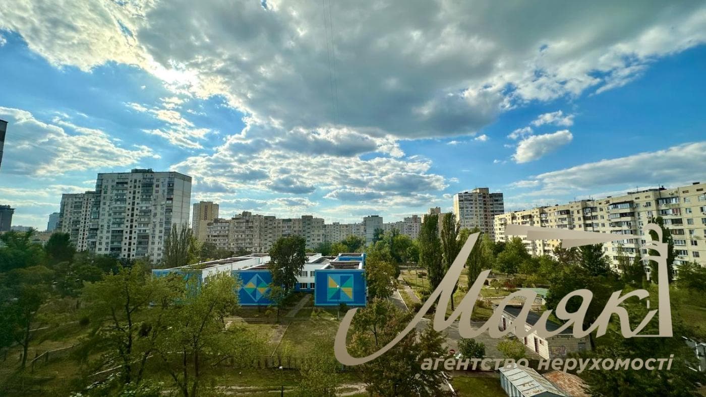 Продаж 2-кімнатної квартири на вул. Героїв Дніпра, 40 А, Оболонський район