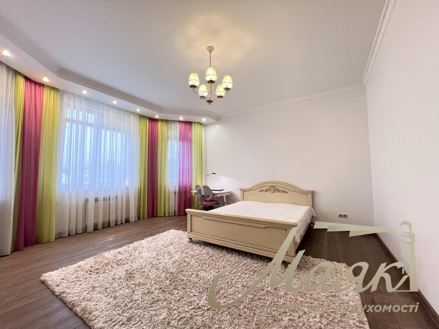 Rent 2-storey house 240m2, Goloseevsky district, Chapaevka.