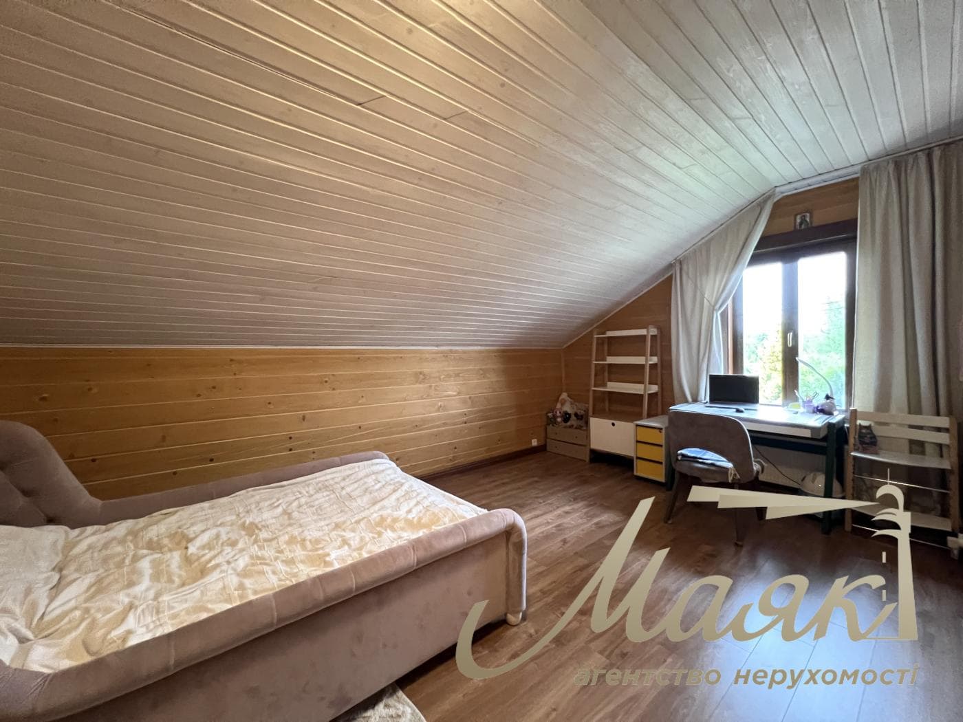 Продажа 2-х этажного дома 200м2, село Белогородка