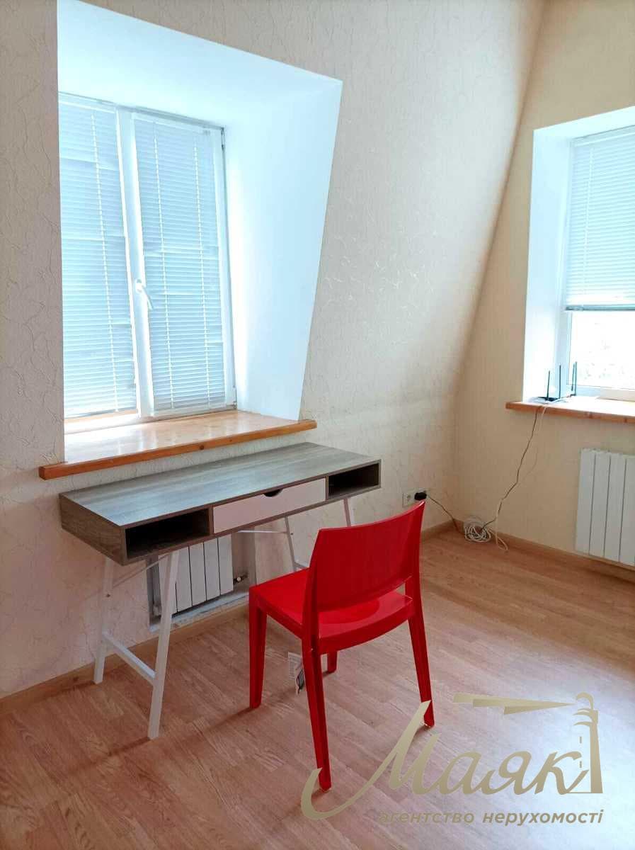 Оренда будинку площею 170 м² за адресою вул. Всеволода Петрива, 7, 5 хв пішки від станції метро «Нивки»