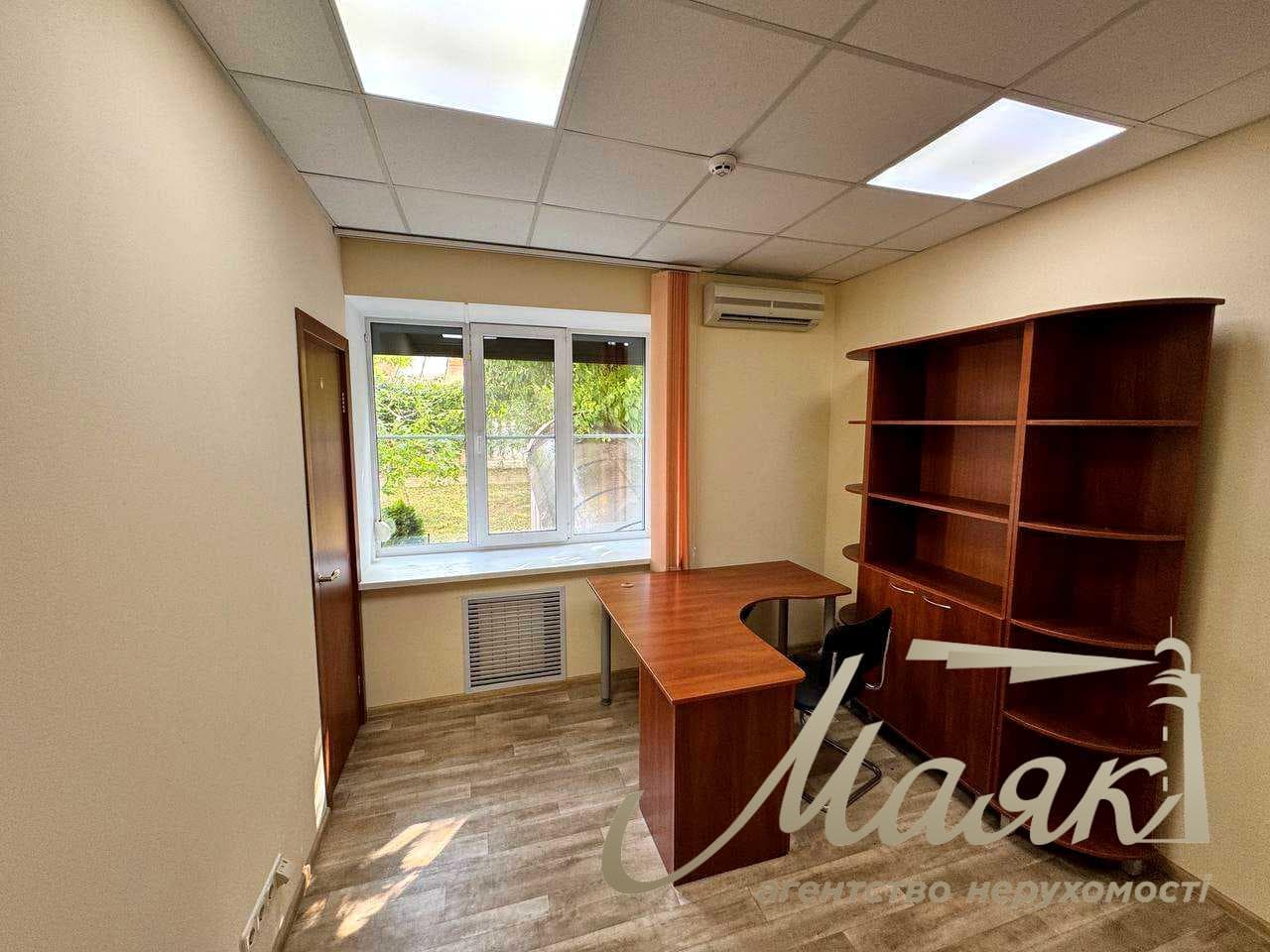 Оренда офісного приміщення (272 м²) у центрі, вул. Шовкова, 7-А