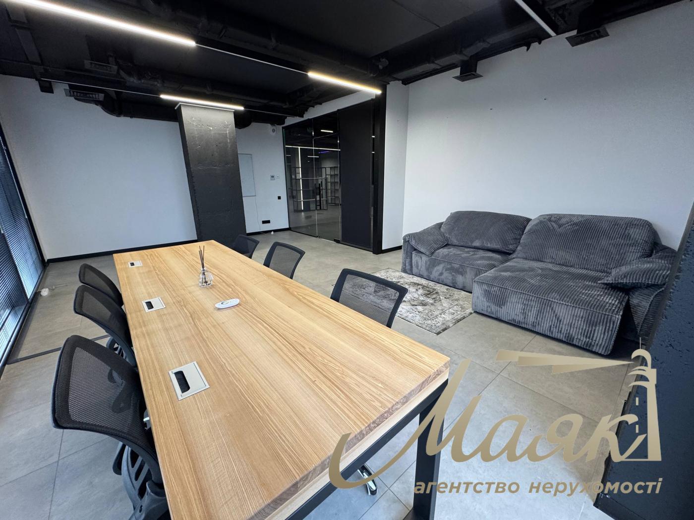 Оренда офісу 418м2 у БЦ класу А, вул.Красилівська, Голосіївський район.