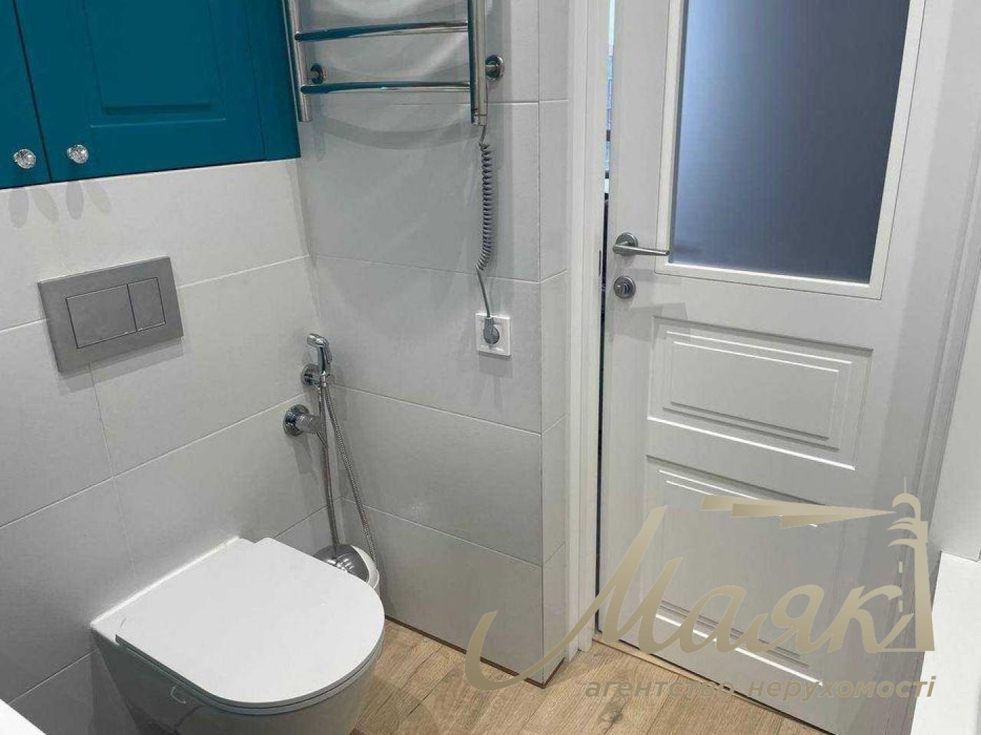 Продажа 3-комнатной квартиры ЖК Файна Таун, ул. Салютная