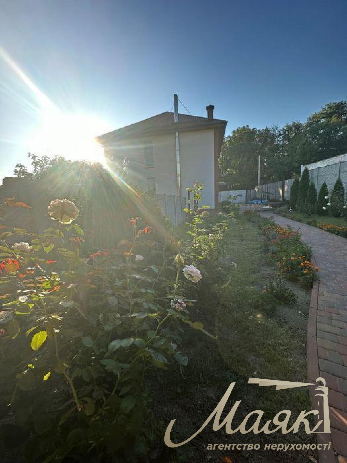 Продаж 2х-поверхового будинку 247м2 Київська область, Обухів, с. Лукавиця