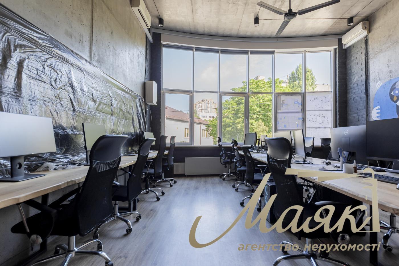 Sale of commercial premises 160 m2 in residential complex Prestige Hall, Tyutyunnika 37/1, Center