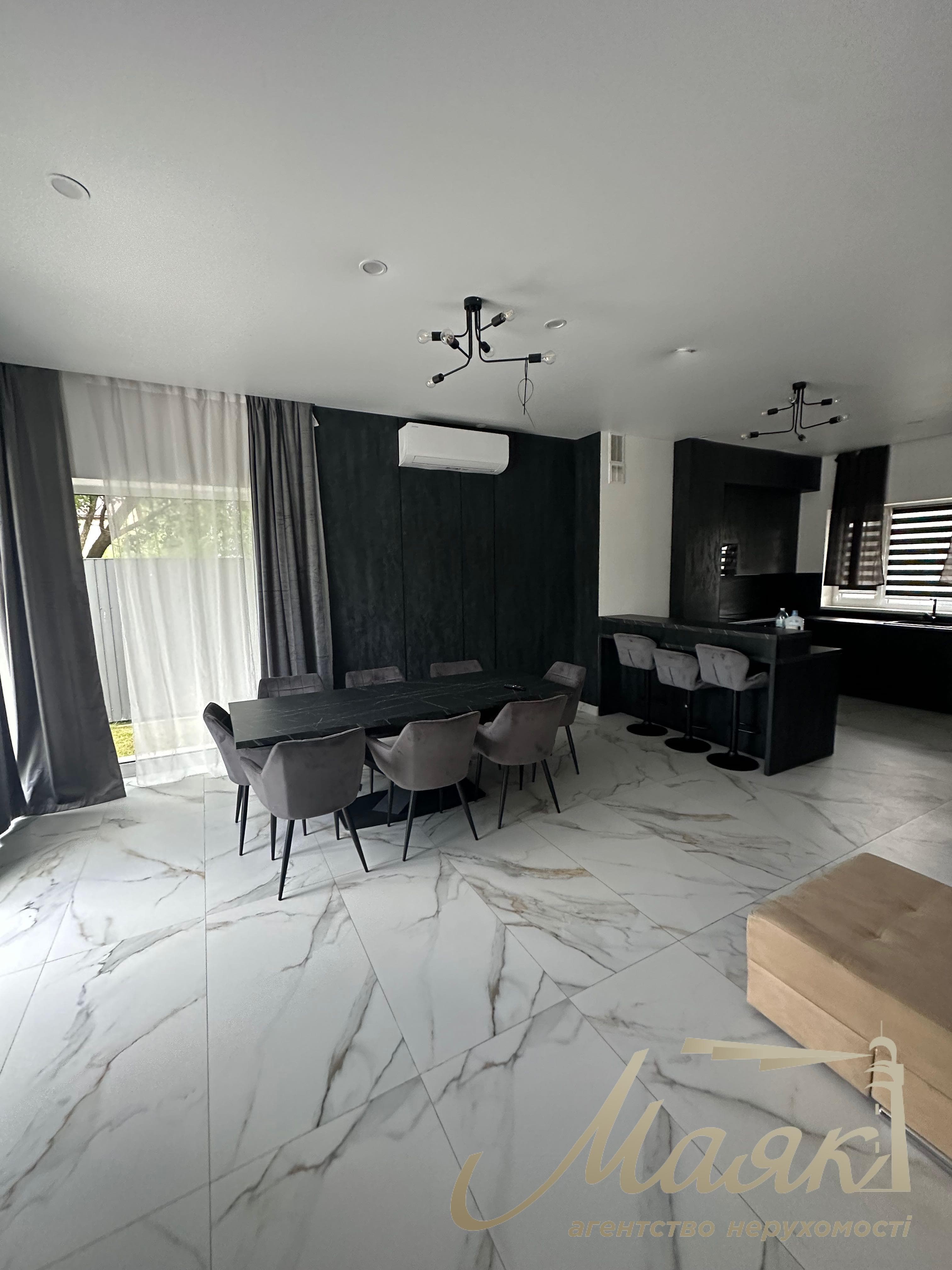 Оренда 2-поверхового будинку площею 250 м², Гатне