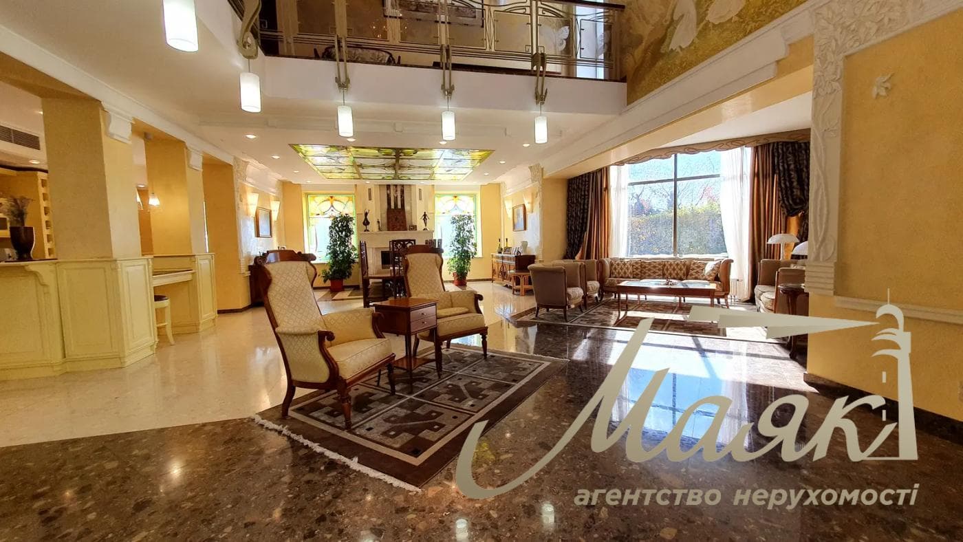 Selling a house on the Dnieper 700m2 in s.Kozin, Dam 2 km with a swimming pool in Kozin/Koncha Zaspa, Obukhiv direction, Kyiv region 45 hectares of land.