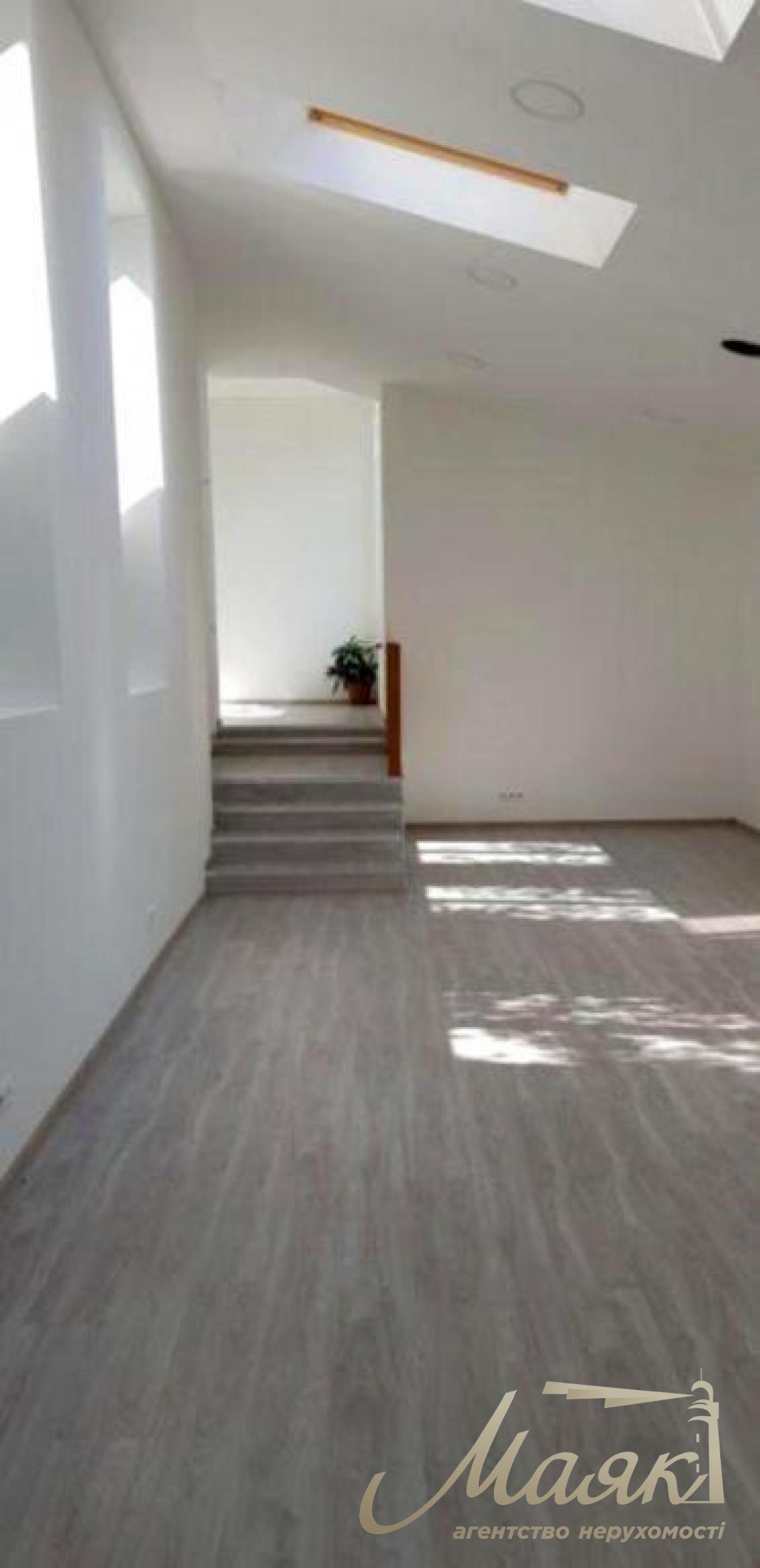 Оренда комерційної будівлі 600 м.кв. Печерський р-н