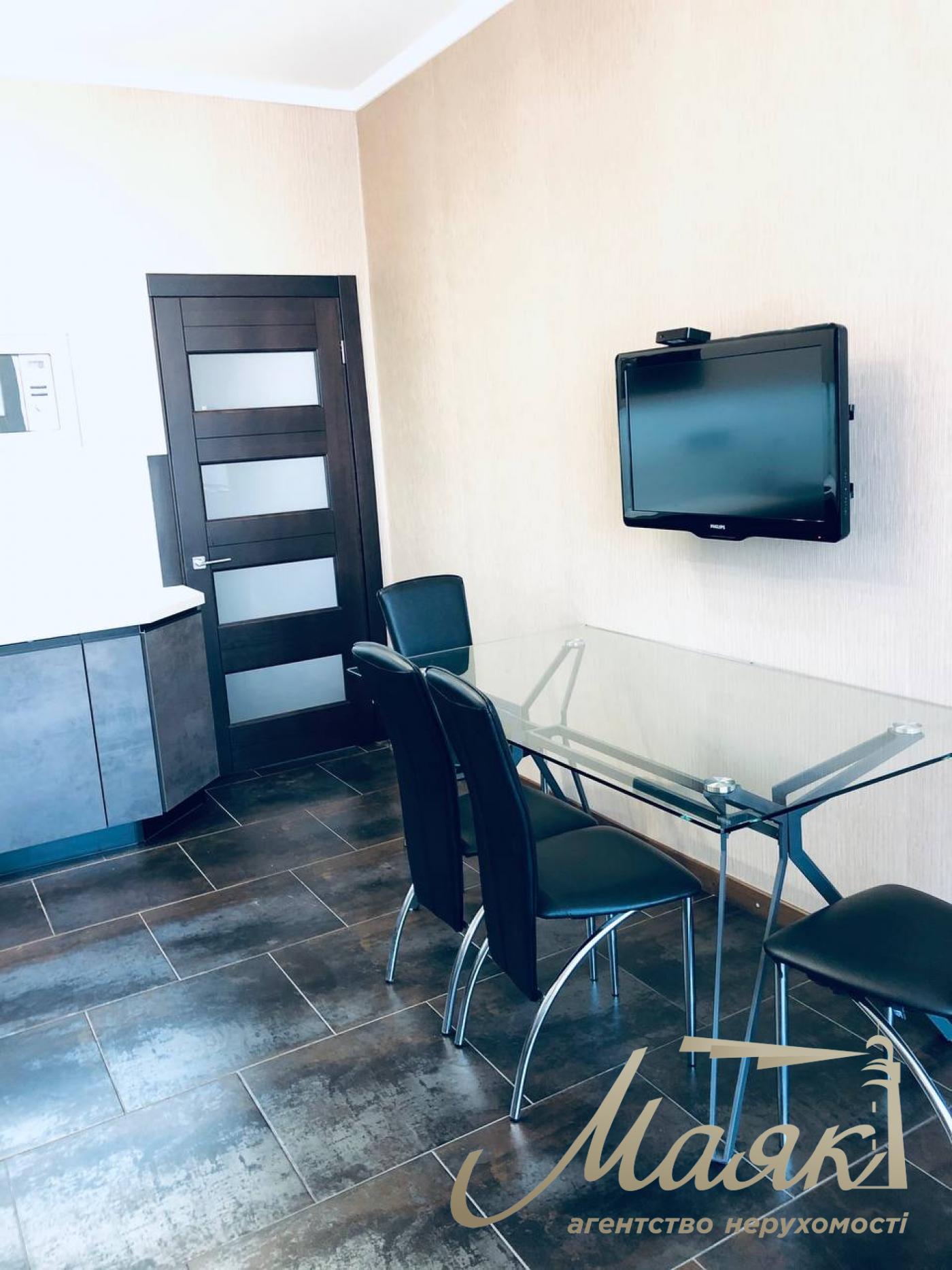 Rent 2-bedroom apartment 85m2 LCD Novopecherskie Lipki str. Andrey Verkhoglyada