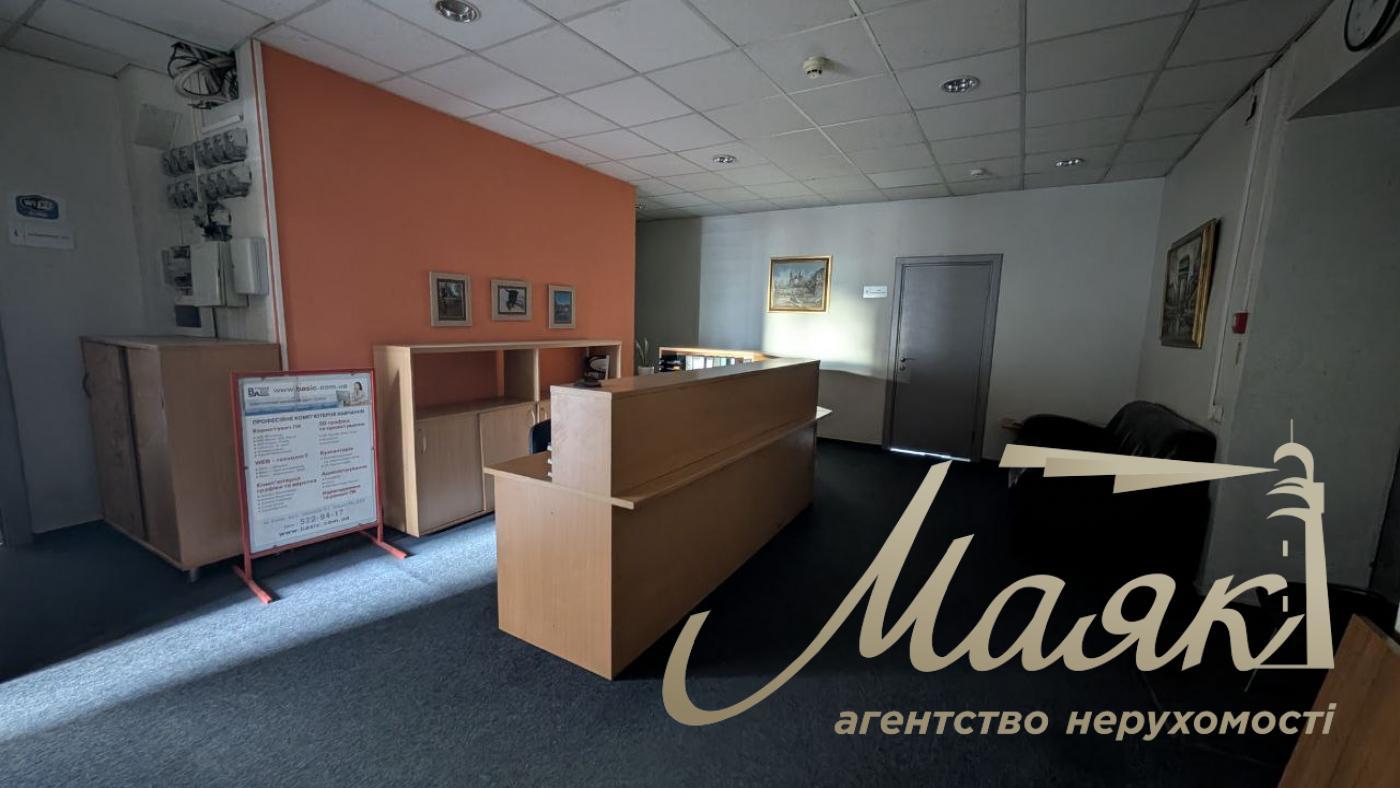 Продаж офісних приміщень 974м2 у центрі Печерська вул. Євгена Коновальця, 31
