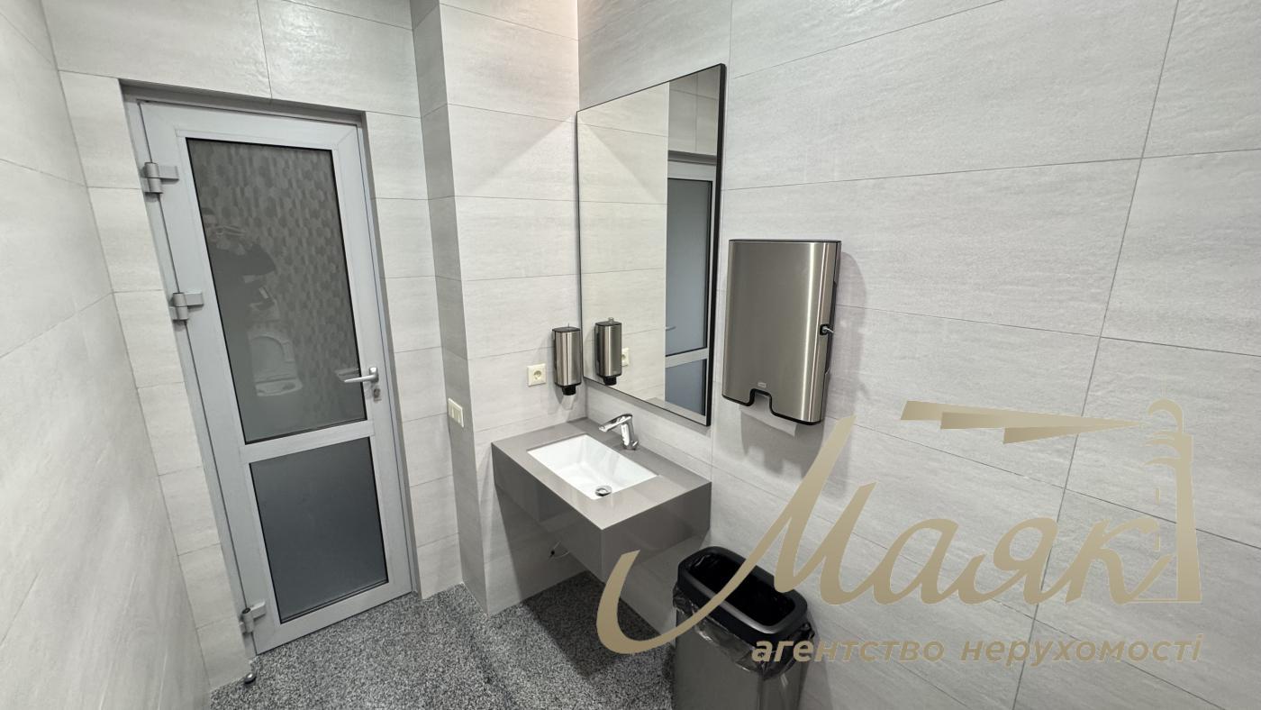 Продаж офісної будівлі в живописном районІ! Ул. Верхнегорская. Центр. Киев