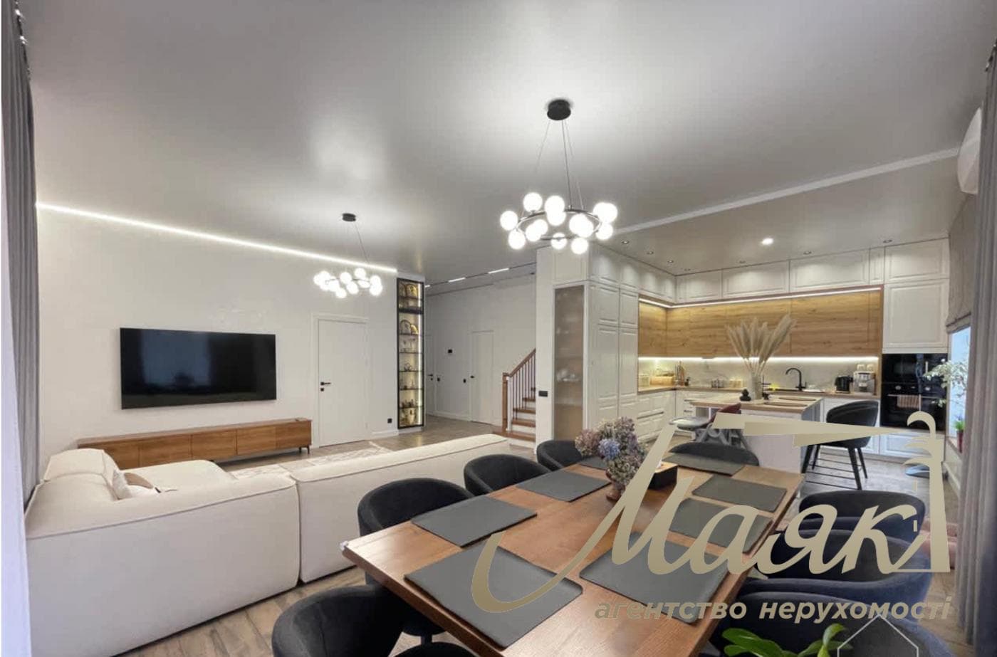 Продаж 2-х поверхового будинку 210м2, КМ Нова Ходосівка