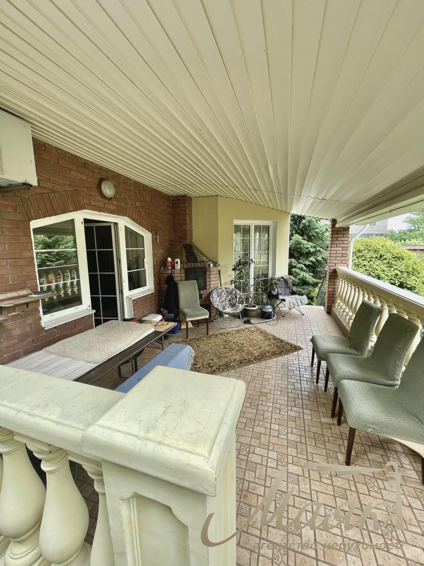 Sale of house (430m2) with swimming pool s.Lesniki