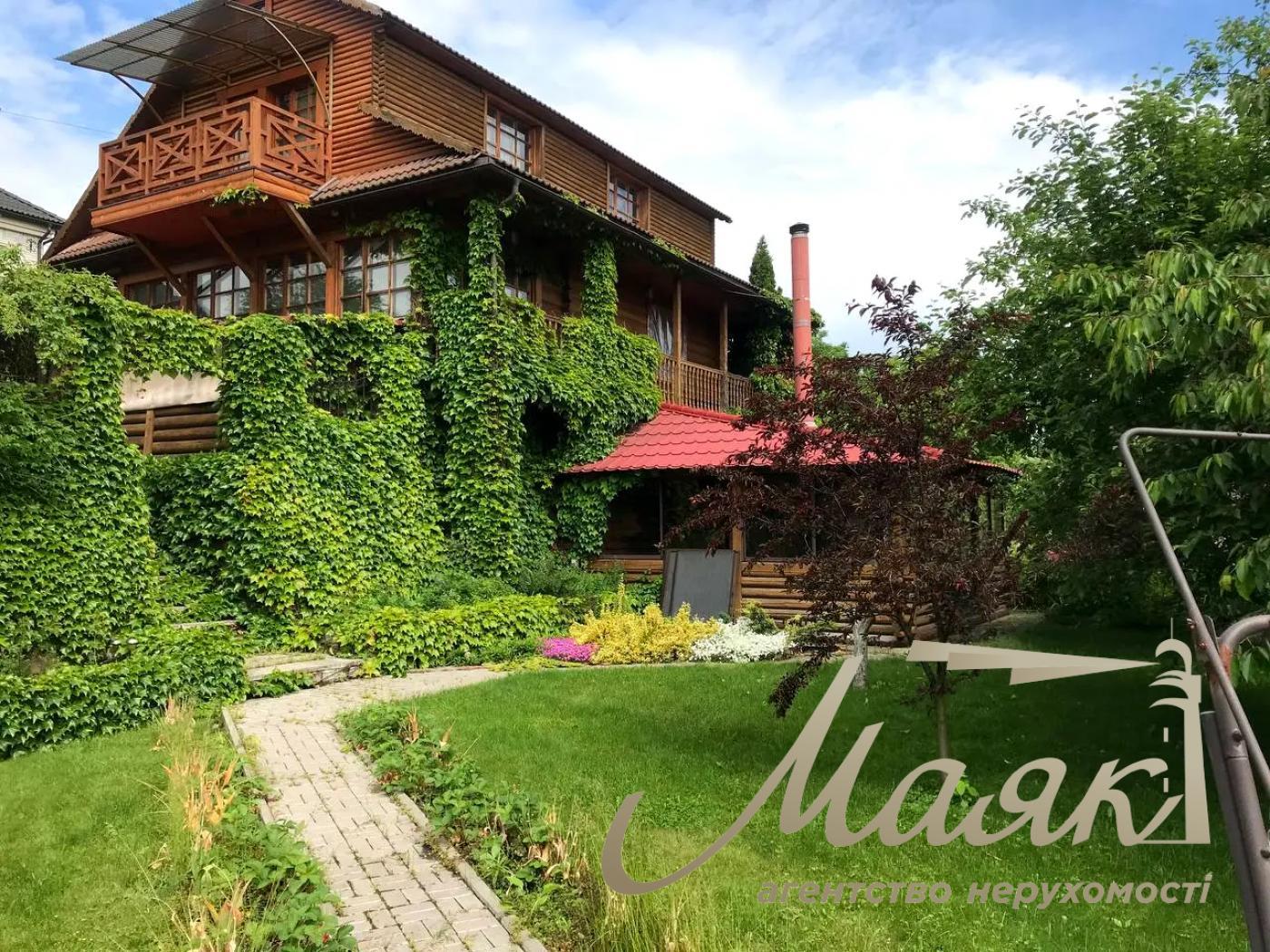 Продажа элитного дома 631м2 в Киеве, Голосеевский р-н, с.Вита-Литовская, пров. Залужный