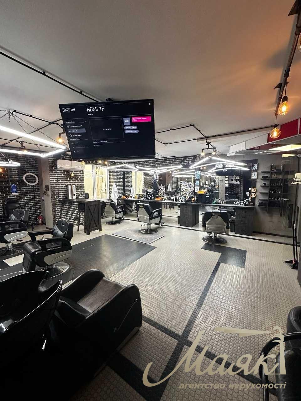 Sale of facade, 213m2 LCD Oaziz, V. Ivasyuka, 6B