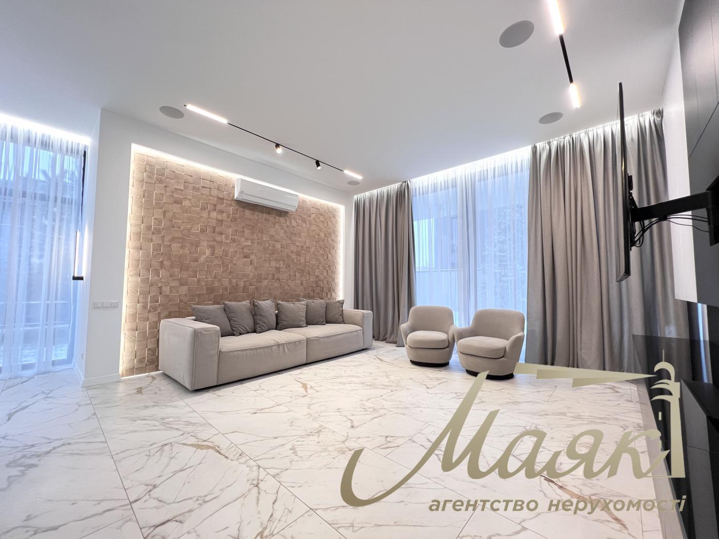 Оренда заміського будинку на Осокорках у котеджному містечку "Блакитна Лагуна"