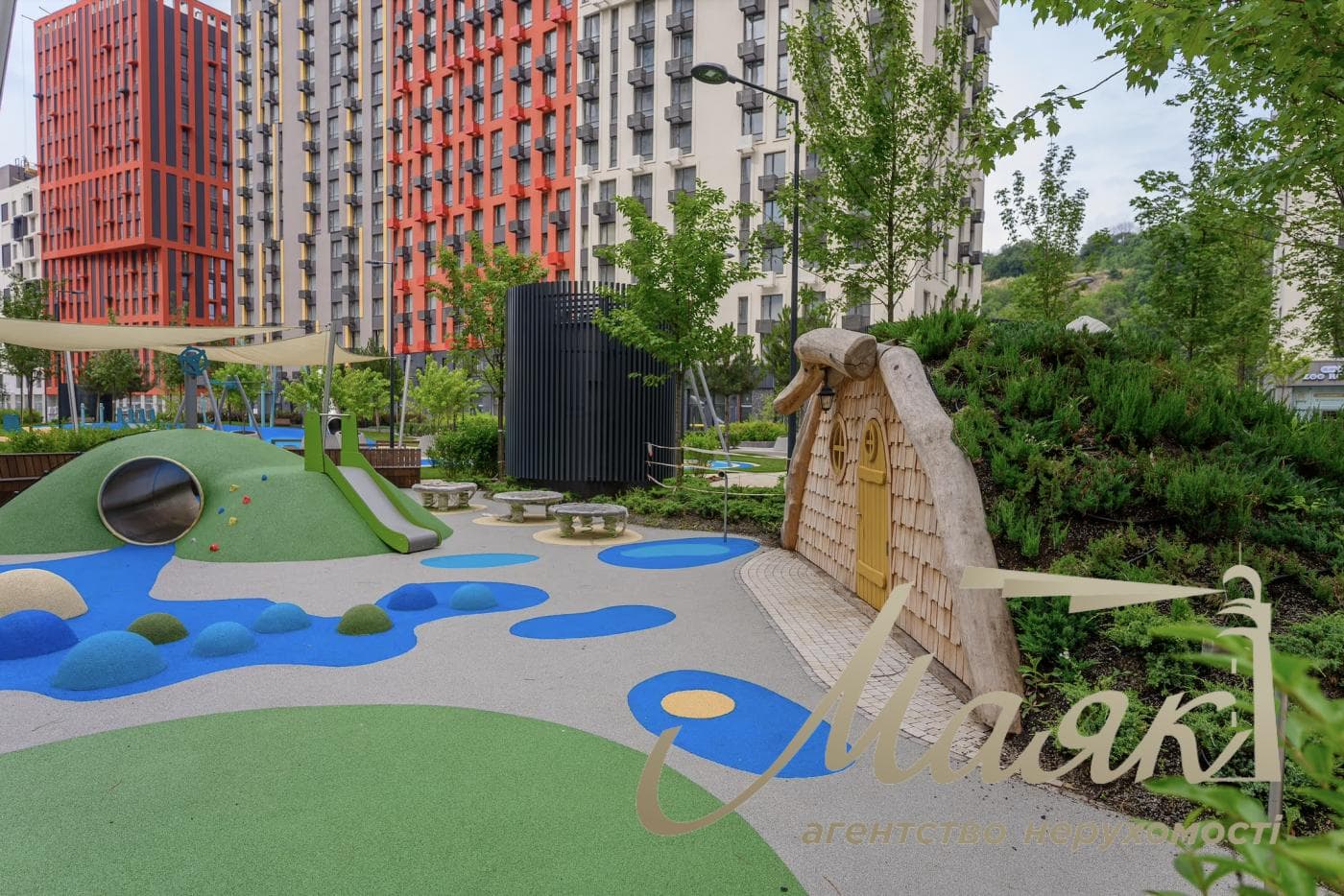 35.4 m² apartment with a view for sale in the Svitlo Park residential complex; the building is completed; courtyard view; Vydubychi Metro Station; Holosiivskyi District