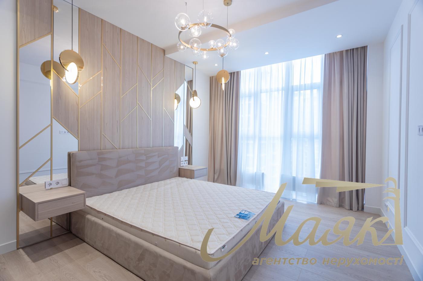 Продаж 4-кімнатної квартири 180 м² в ЖК "Новопечерські Липки", Драгомирова 15Б, Печерський район, Київ.