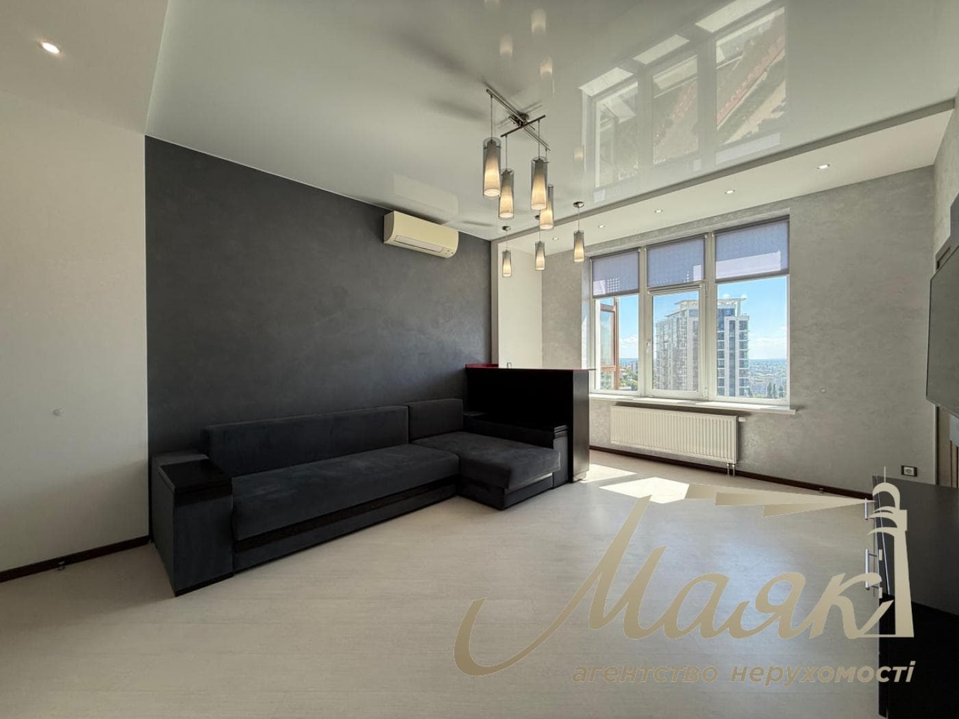 4-room apartment for rent in Pechersk, Novopecherskie Lipki residential complex, 9 Dragomirova St.