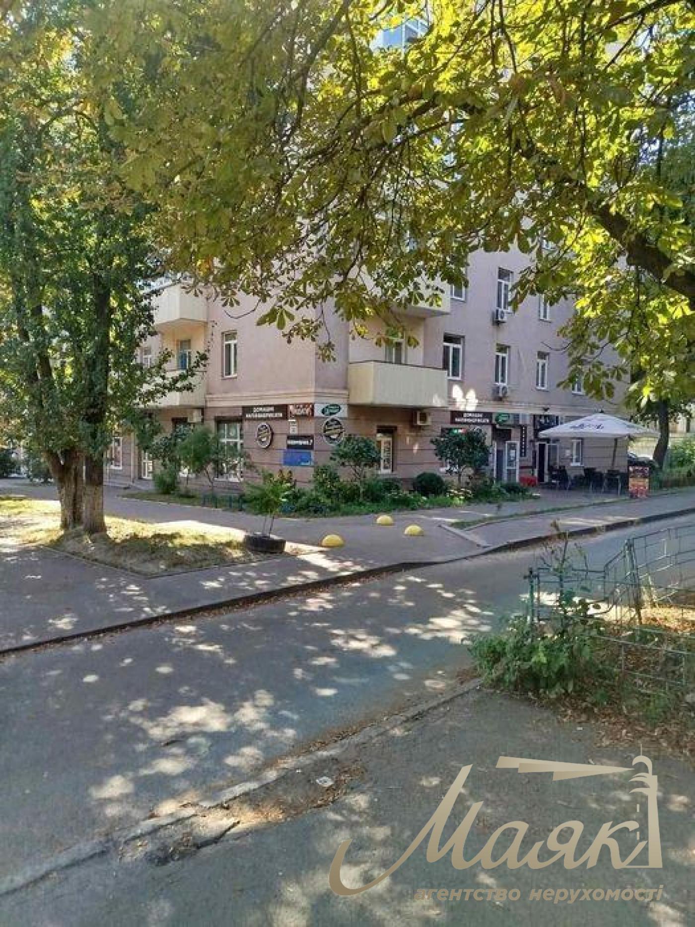 Rent commercial premises on the street Garmatnaya 55.