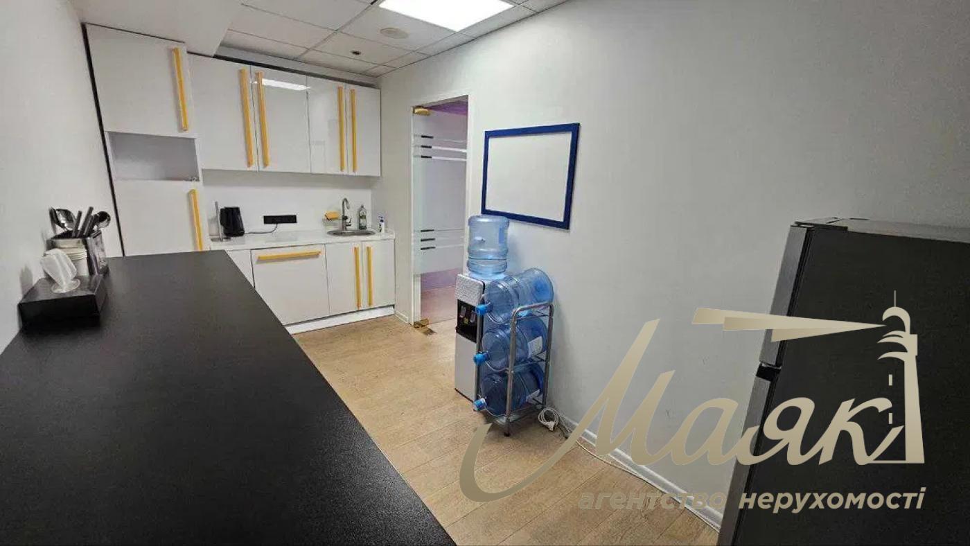 Аренда офиса 165 м.кв. БЦ Леонардо, Центр