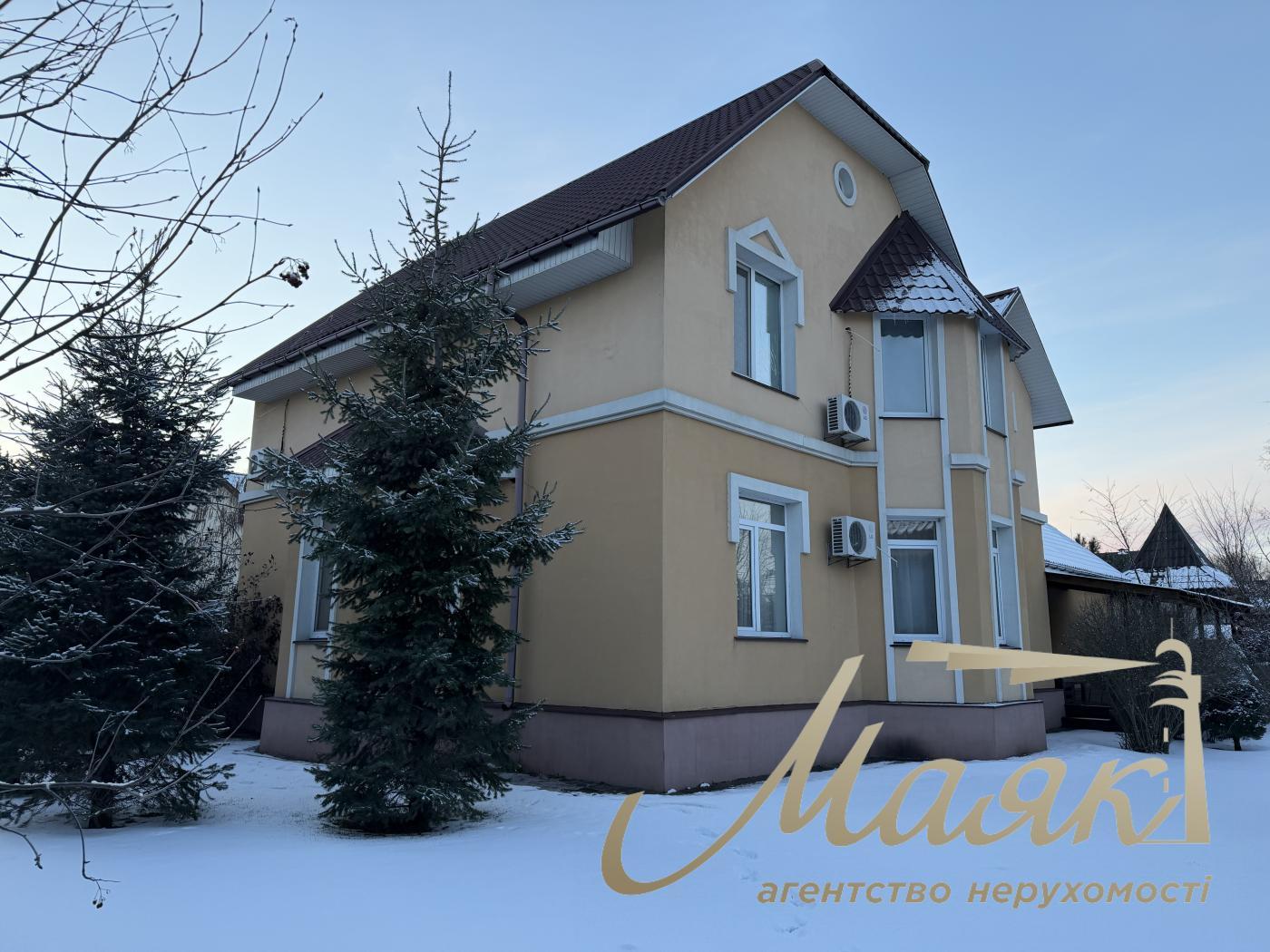 House for rent 300m2 in Kozin village, ulitsa Nova, in Montana Village.