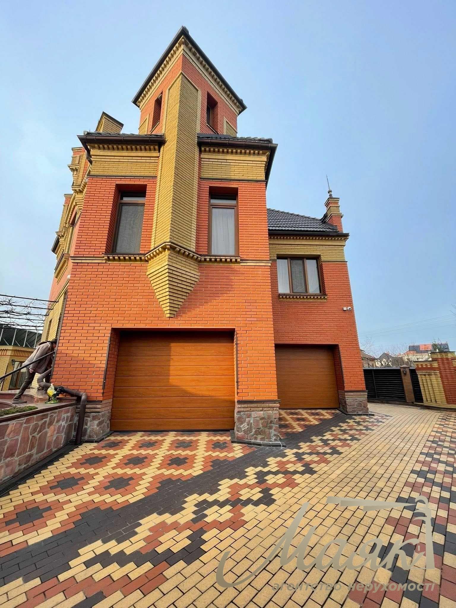 Luxury house for sale 420m2 in Obolonsky district of Kiev