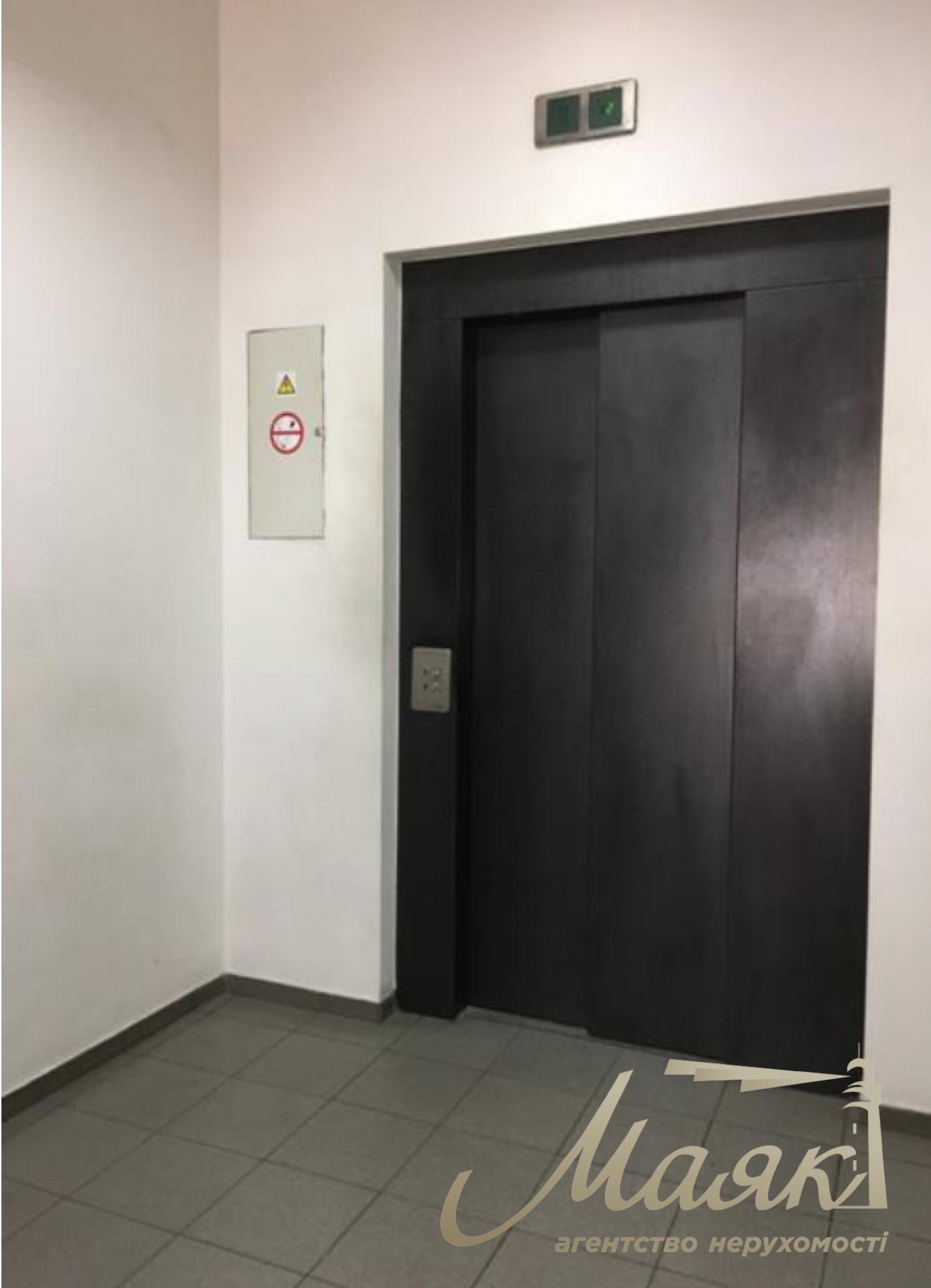 Продаж бізнес-центру на Подолі, вул. Ігорівська 14-А