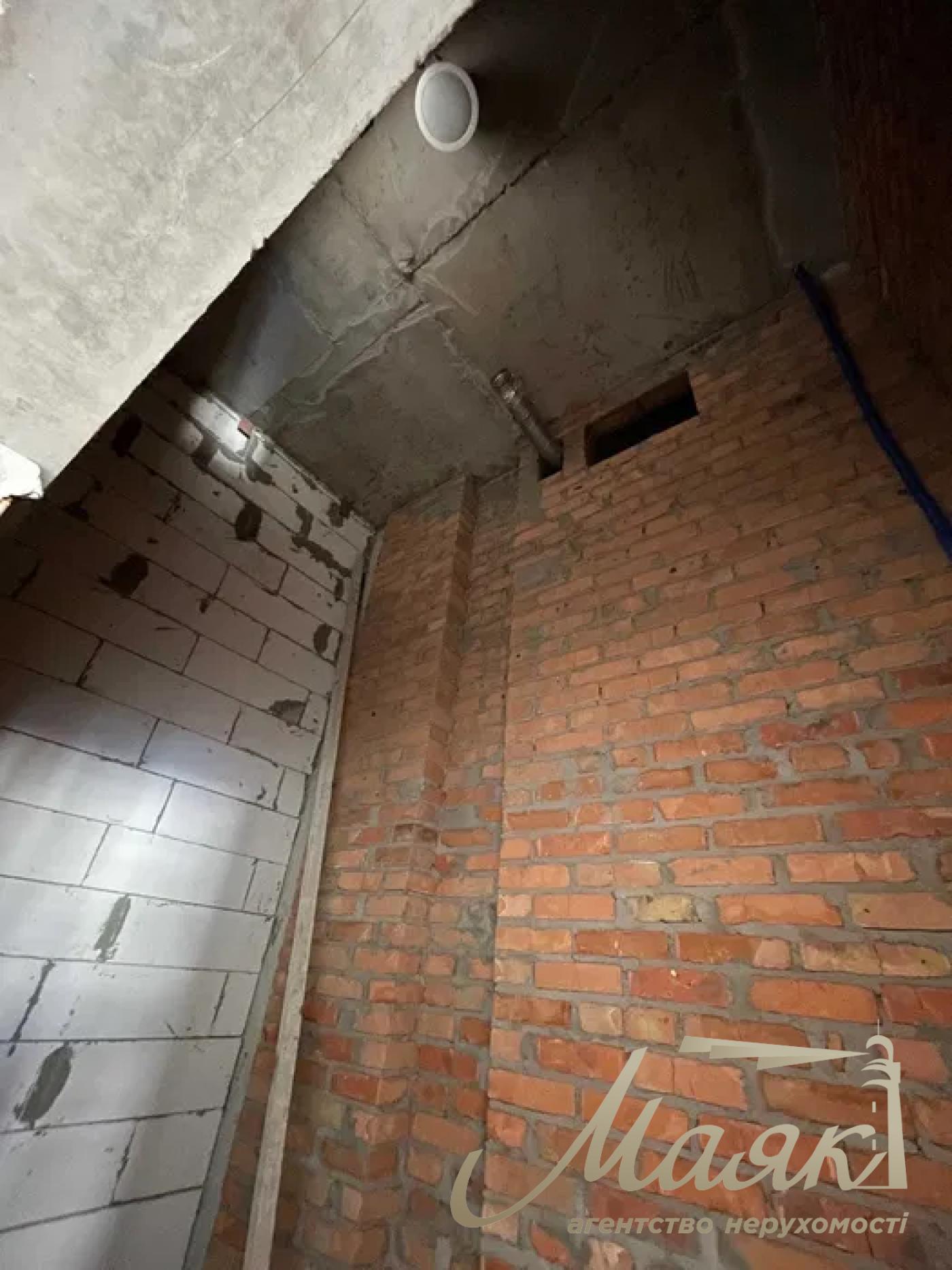 Rent of facade 57 sq.m in residential complex Varshavsky 3