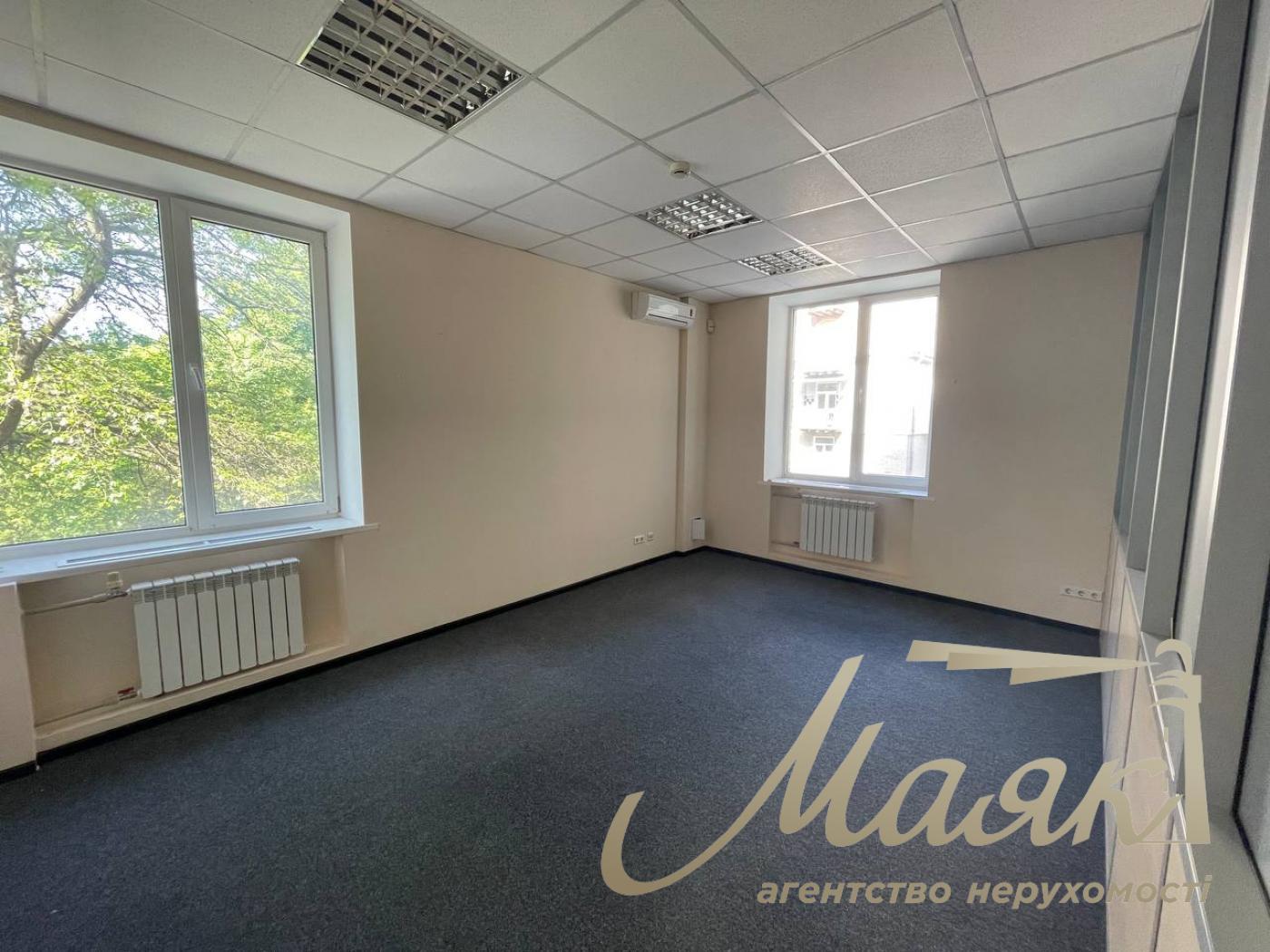 Аренда офисного помещения 230м2 в центре, Лукьяновка