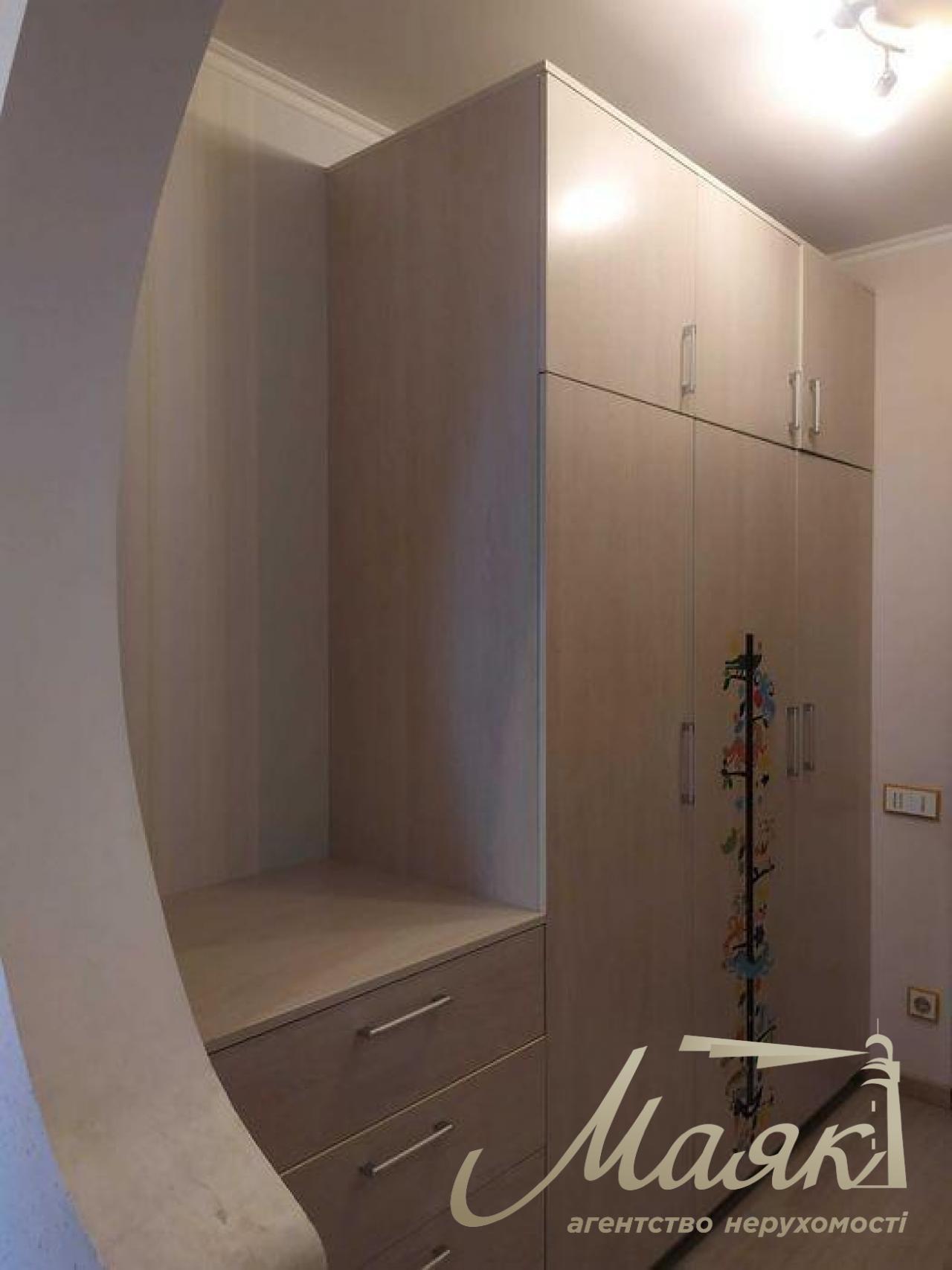 Sale 3-room apartment Goloseevo, residential complex 4 seasons
