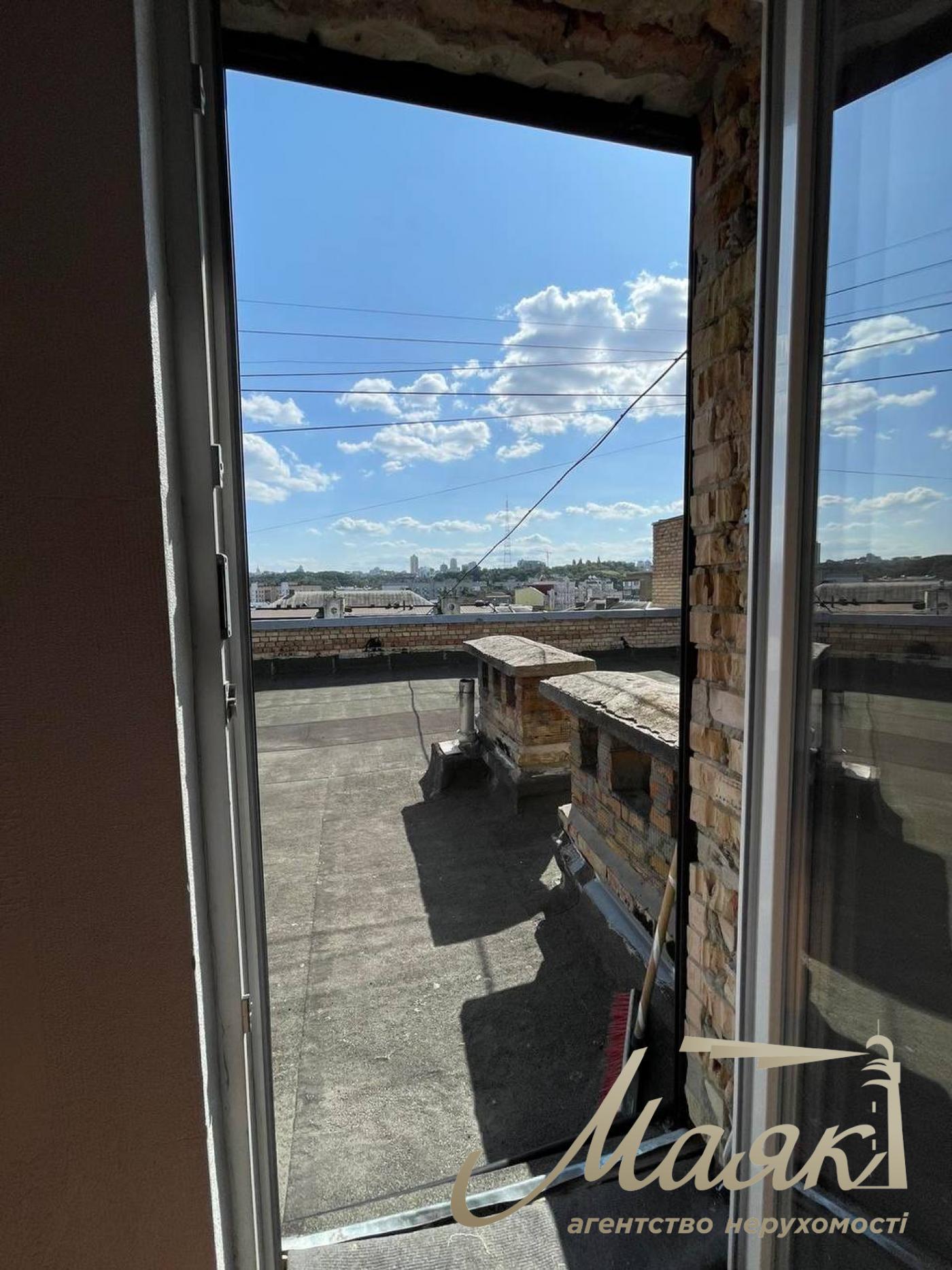 Оренда дворівневої квартири на Подолі.