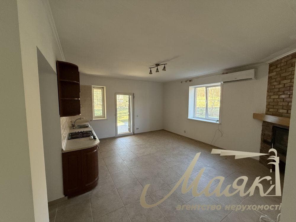For sale house 140 m2, in the village. Khodosovka, Obukhiv direction, Kiev region, plot - 8 sotok, near the forest and lake.