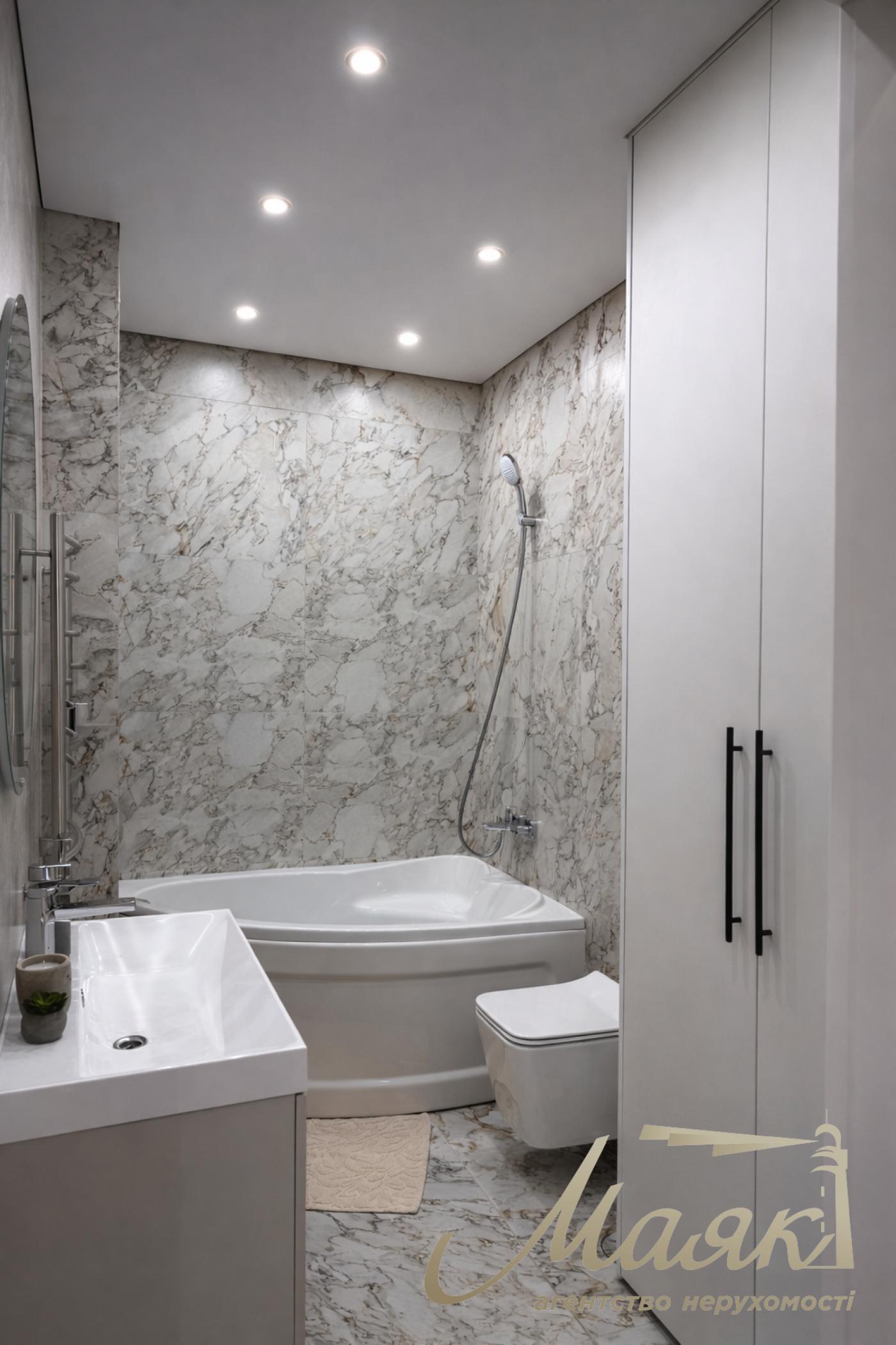 Продаж 3-х кімнатної квартири в ЖК Новопечерська Вежа