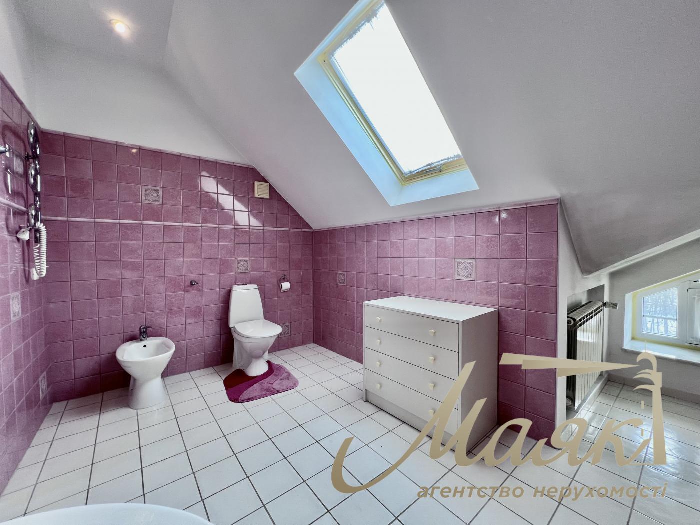 Rent 3-storey house 492,7m2, Lesniki