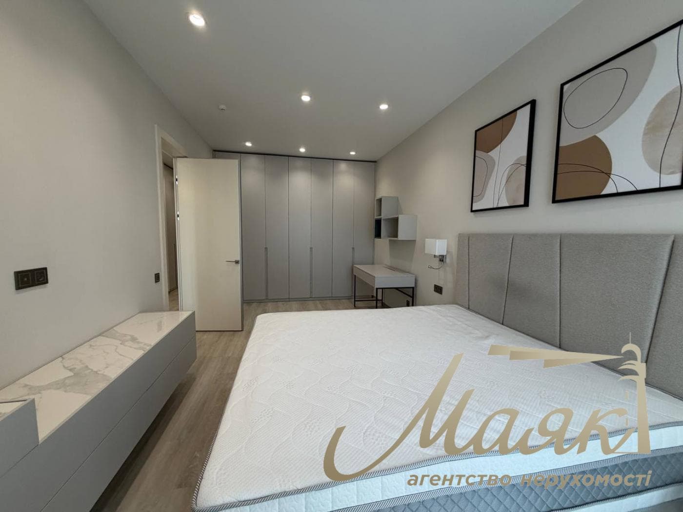 Оренда 2-кімнатної квартири з терасою у ЖК Atlantic Residences, вул. Антоновича, 118. Палац України, Центр.