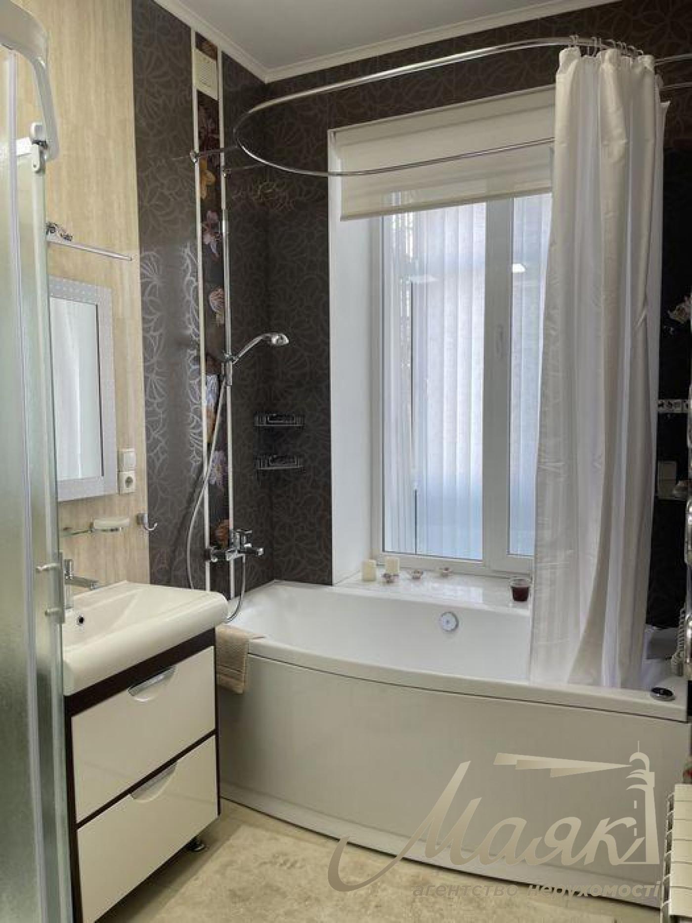 Оренда 3-кімнатної квартири, ст. м. Площа Українських Героїв, Центр, Київ