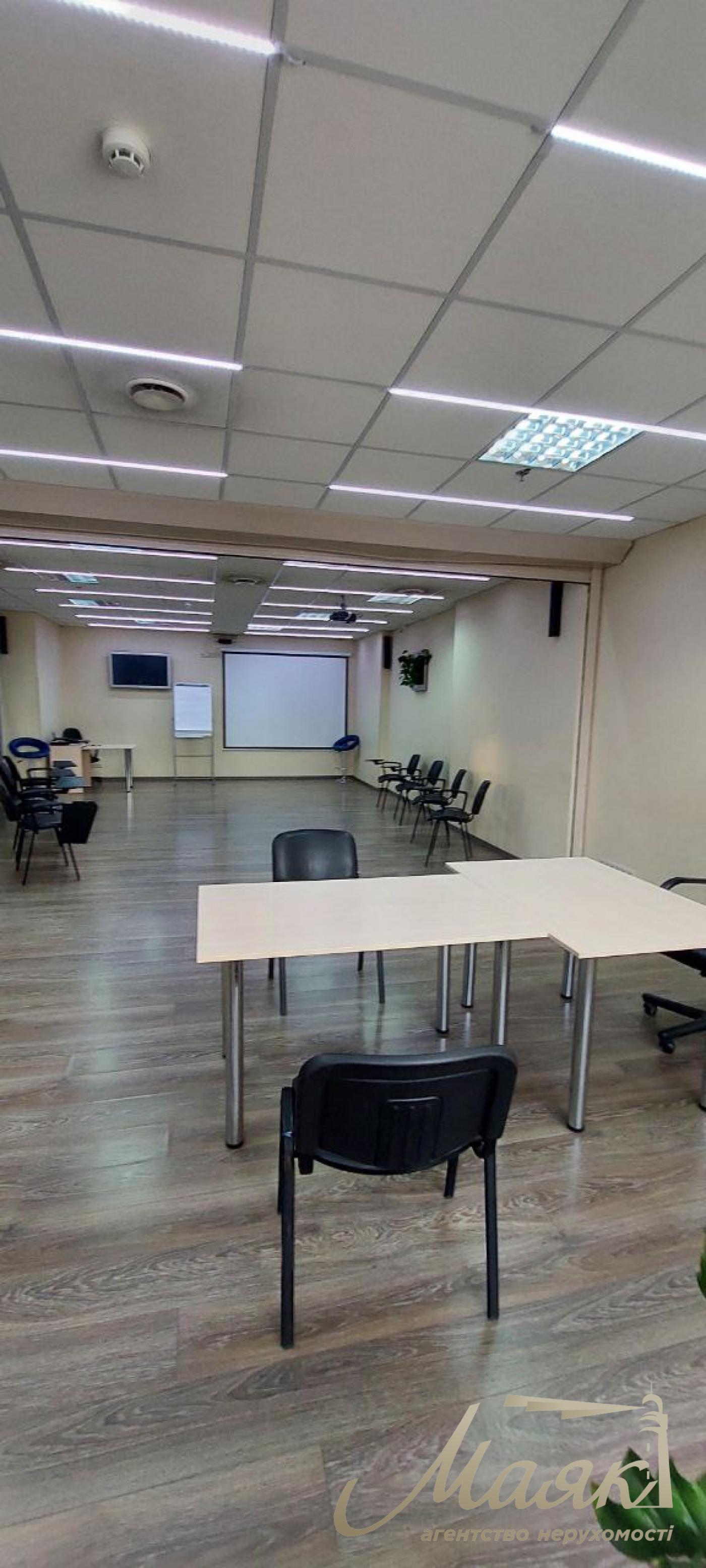 Аренда офисного помещения(115м2)свободного назначения, Осокорки