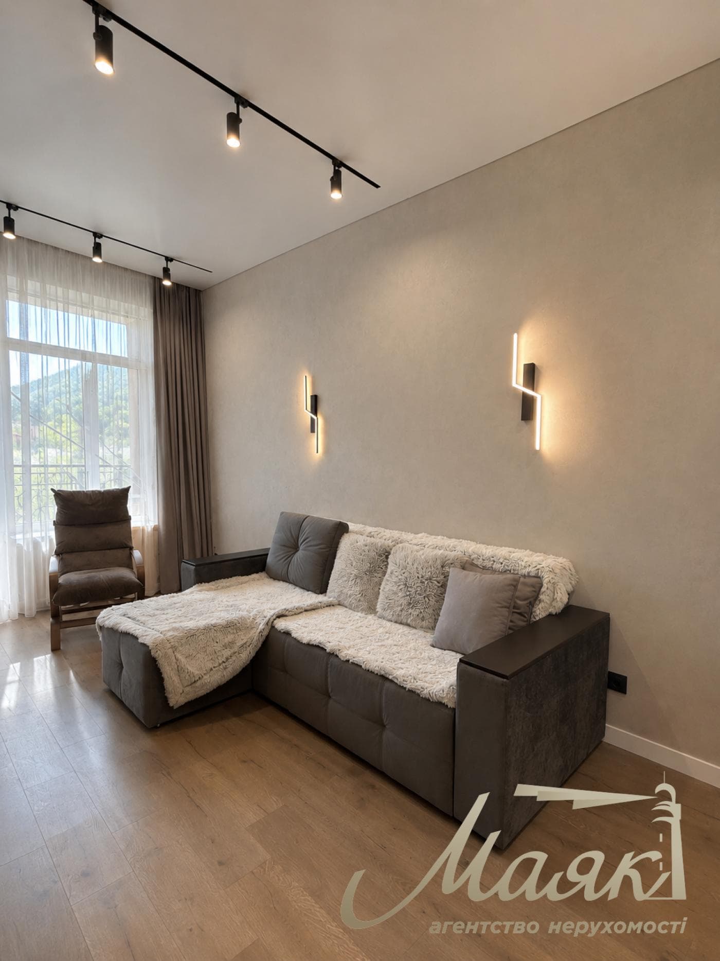 Продаж квартири з новим ремонтом та відкритим балконом у ЖК «52 Жемчужина / Pechersk Plaza», вул. Михайла Бойчука, Печерськ