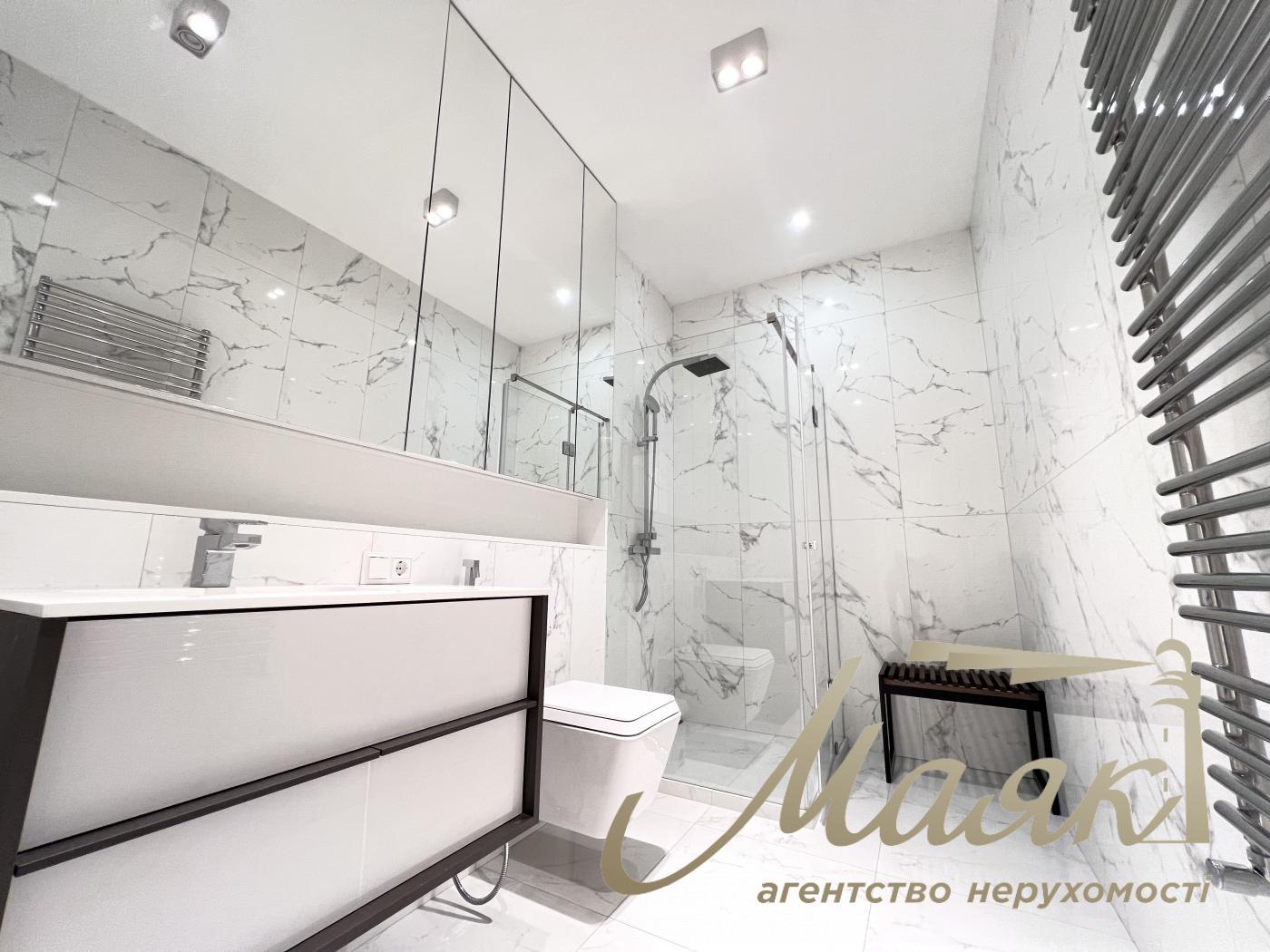 Оренда заміського будинку на Осокорках у котеджному містечку "Блакитна Лагуна"