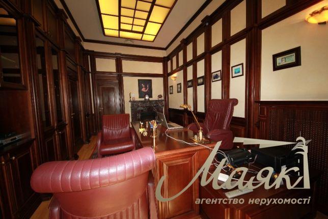 Продається VIP-офіс в Урядовому кварталі Києва на вул. Шовковичній! Липки. Печерськ