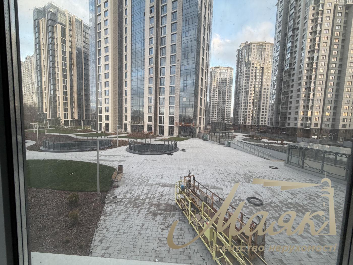 Sale of facade commerce in Residential Complex Novopechersky Lipki